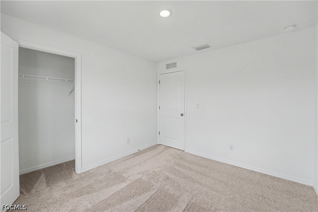 815 Gen D Macarthur AVE