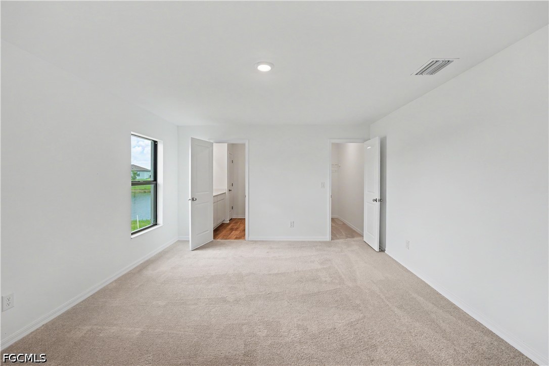 835 Gen D Macarthur AVE