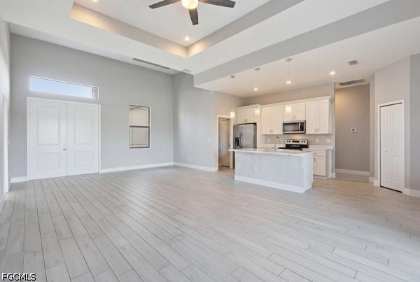 1319 Lincoln CT