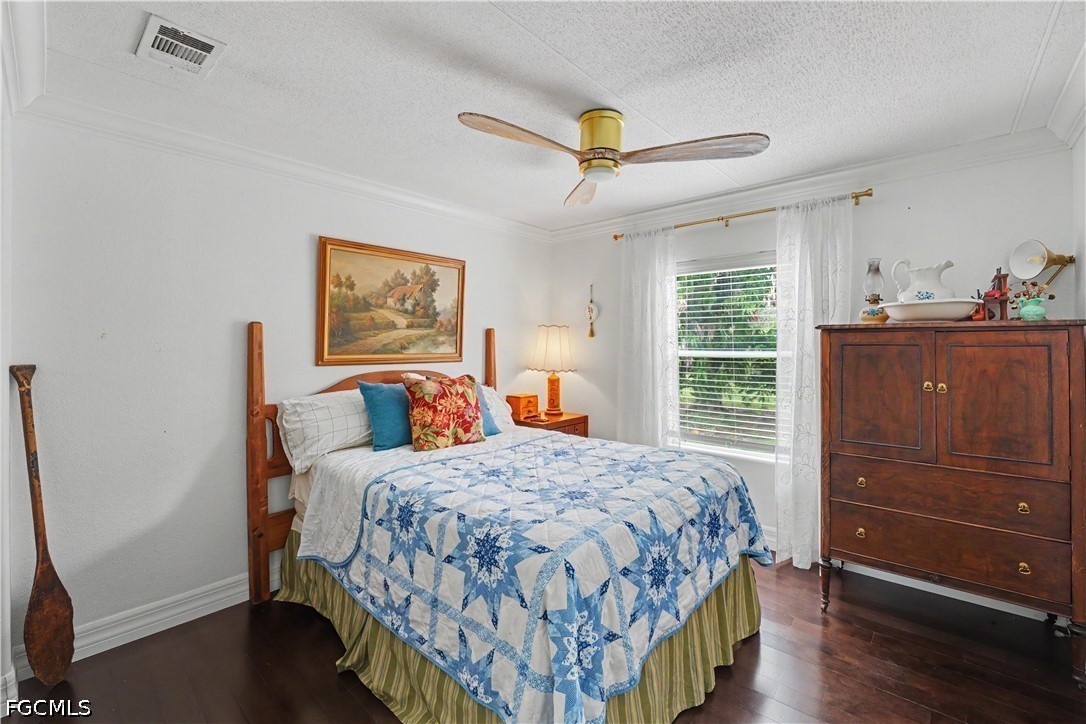 3700 Fort Adams AVE