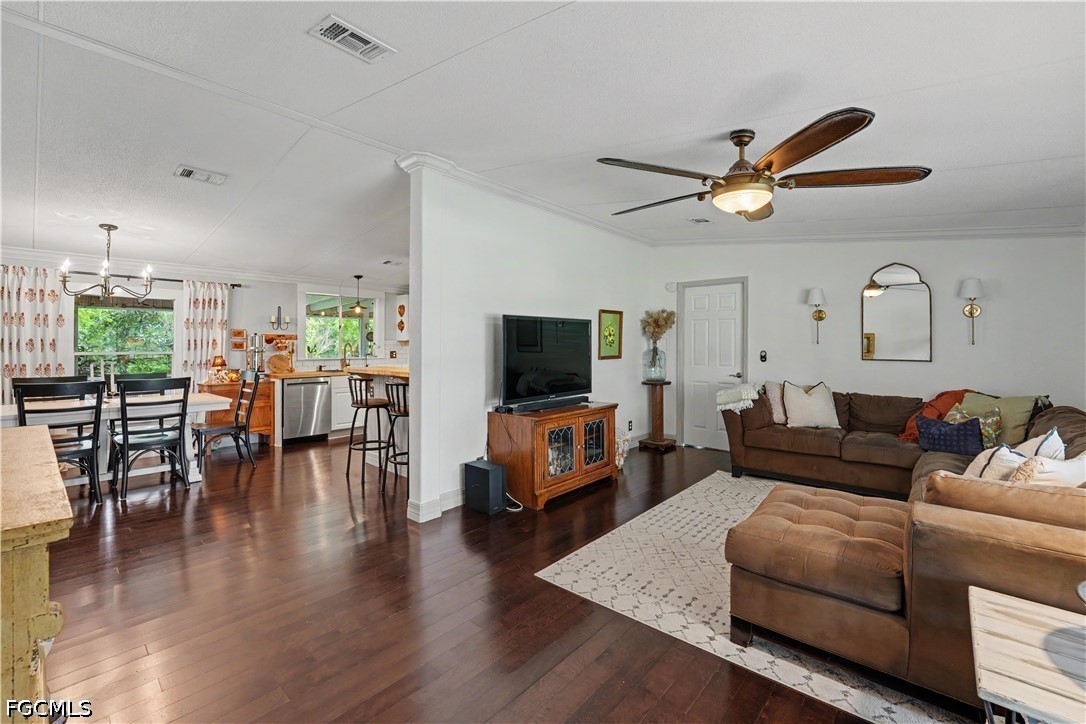 3700 Fort Adams AVE