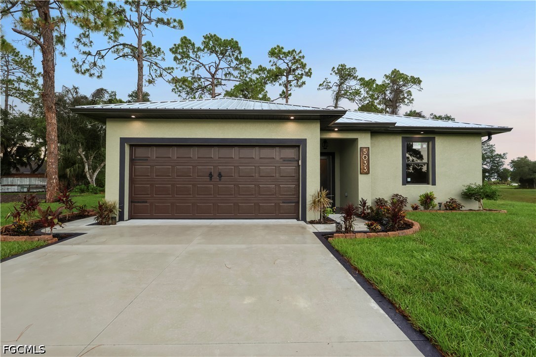 5033 Pinetree CIR