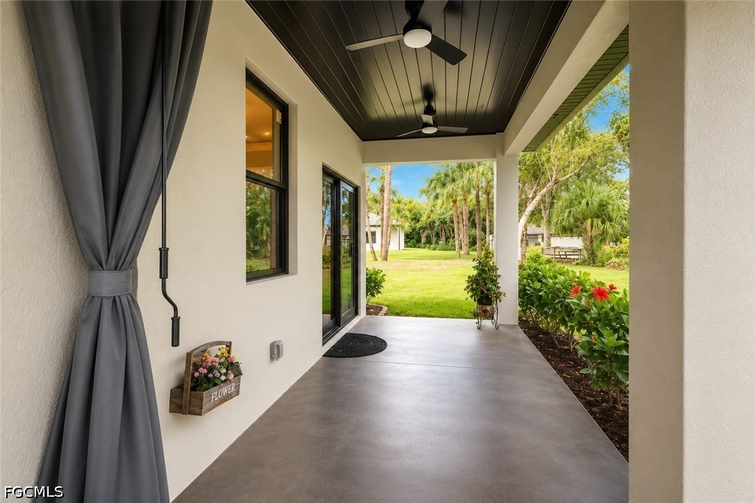 5033 Pinetree CIR