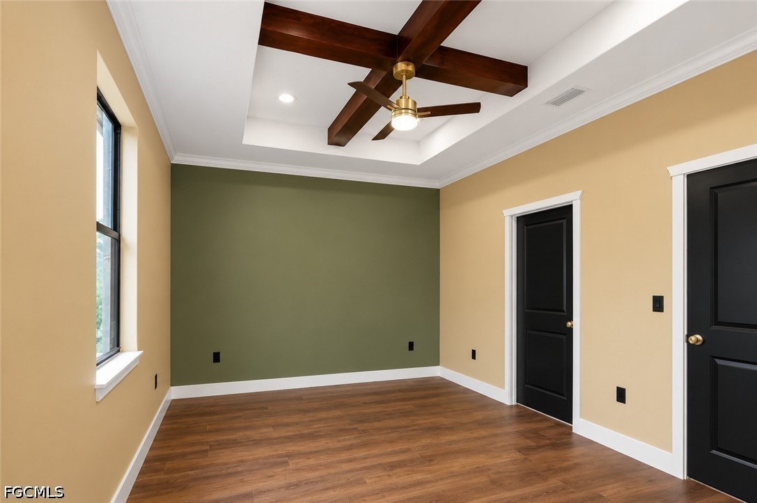 5033 Pinetree CIR