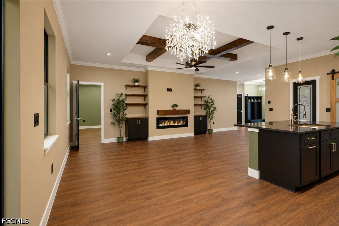 5033 Pinetree CIR