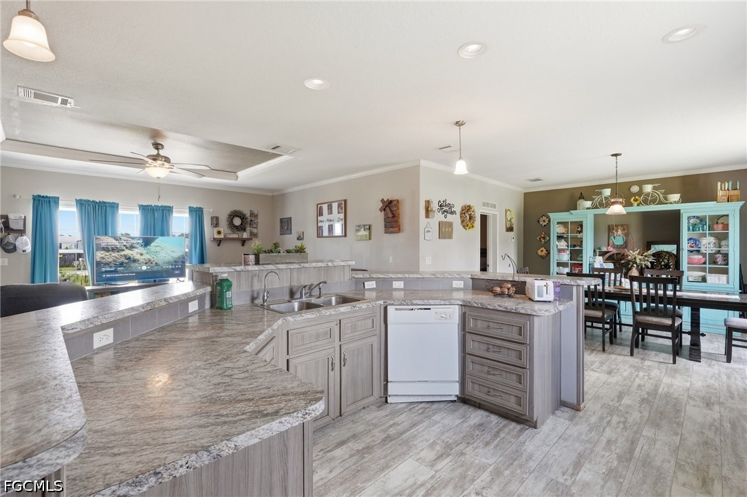 3621 Dustin DR