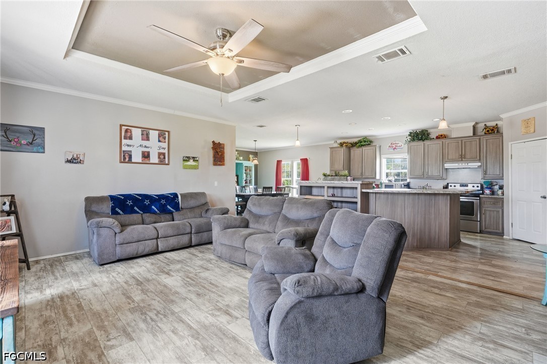 3621 Dustin DR