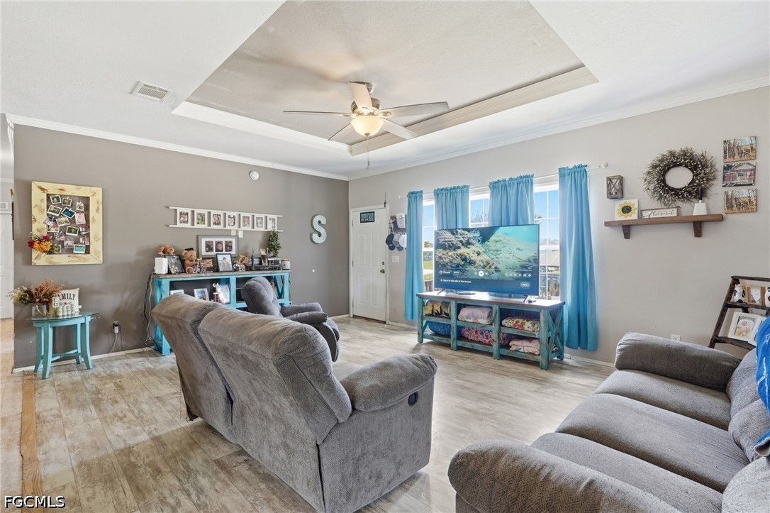 3621 Dustin DR