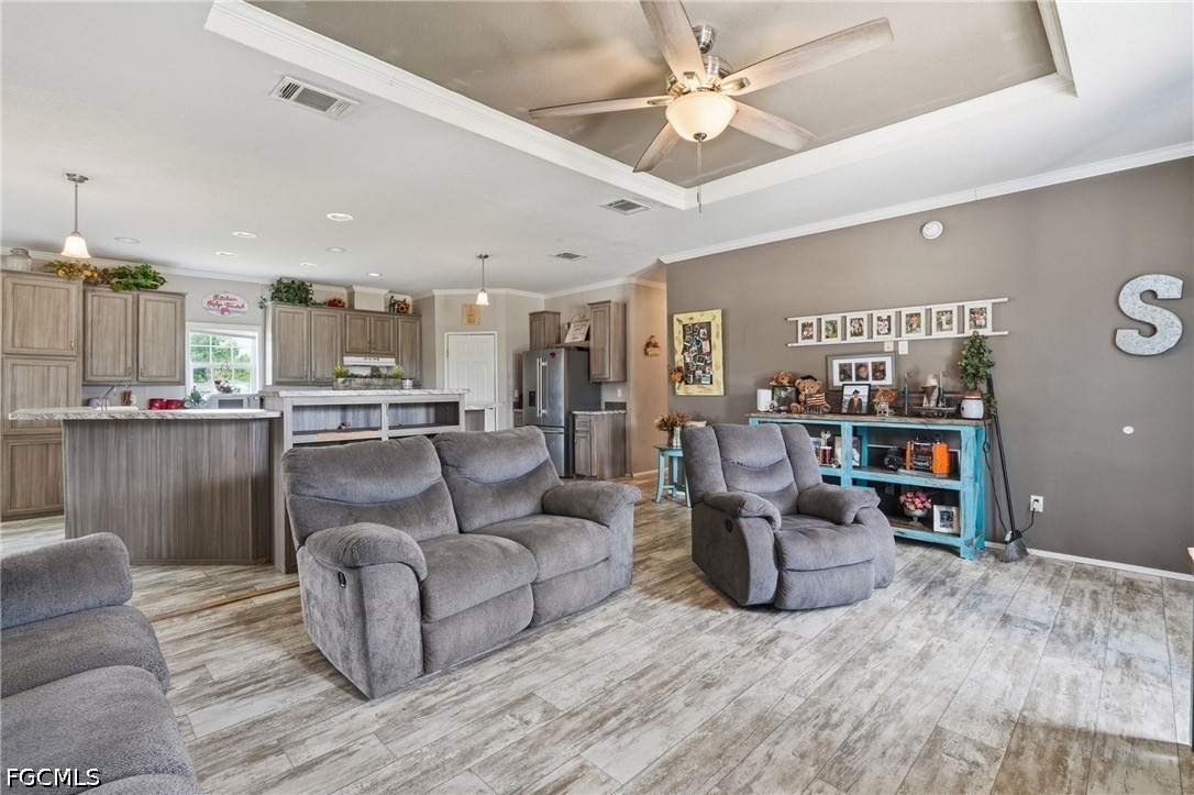 3621 Dustin DR