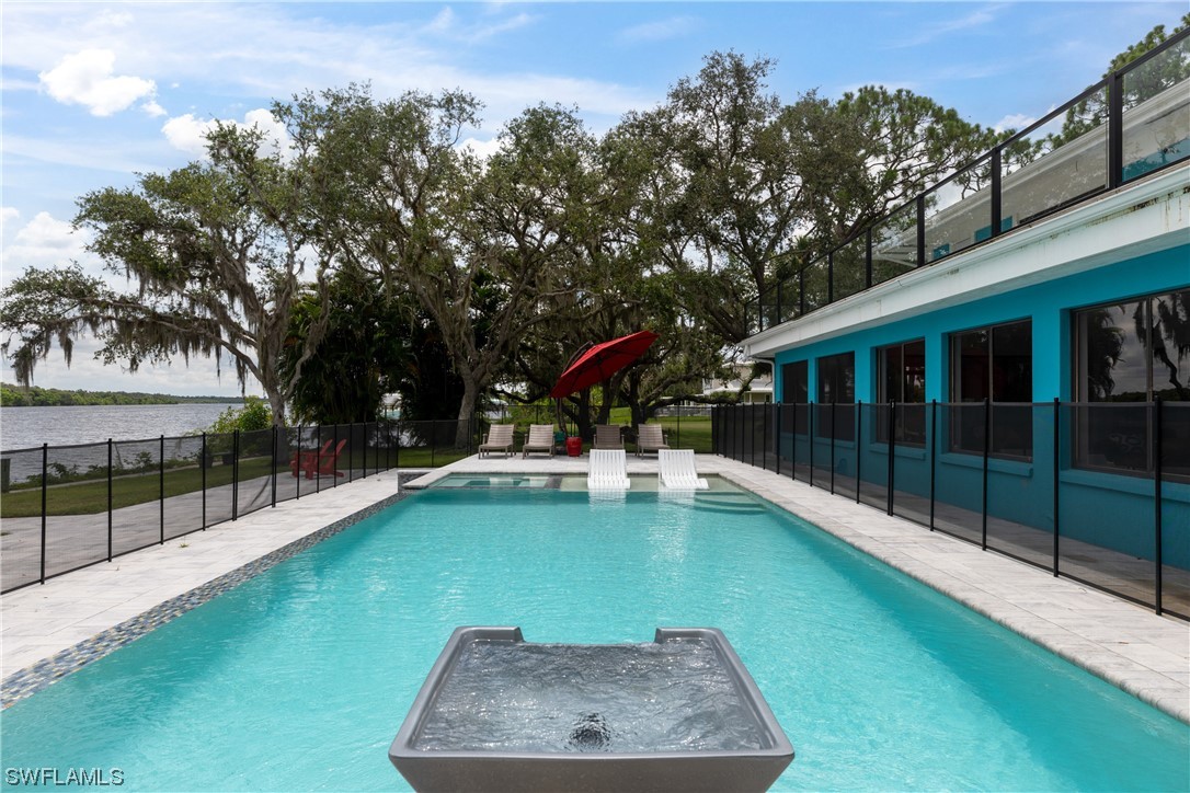 12524 River RD