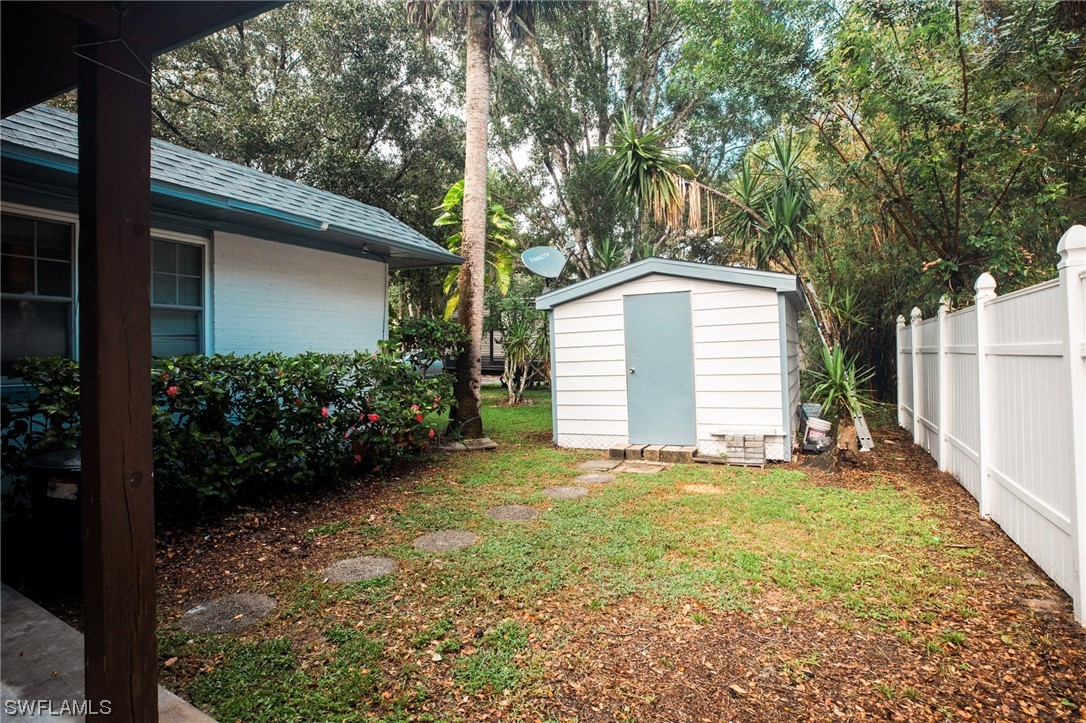 461 6th AVE