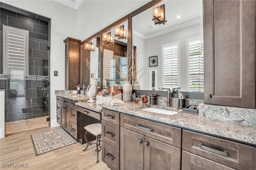 16460 Oakview CIR