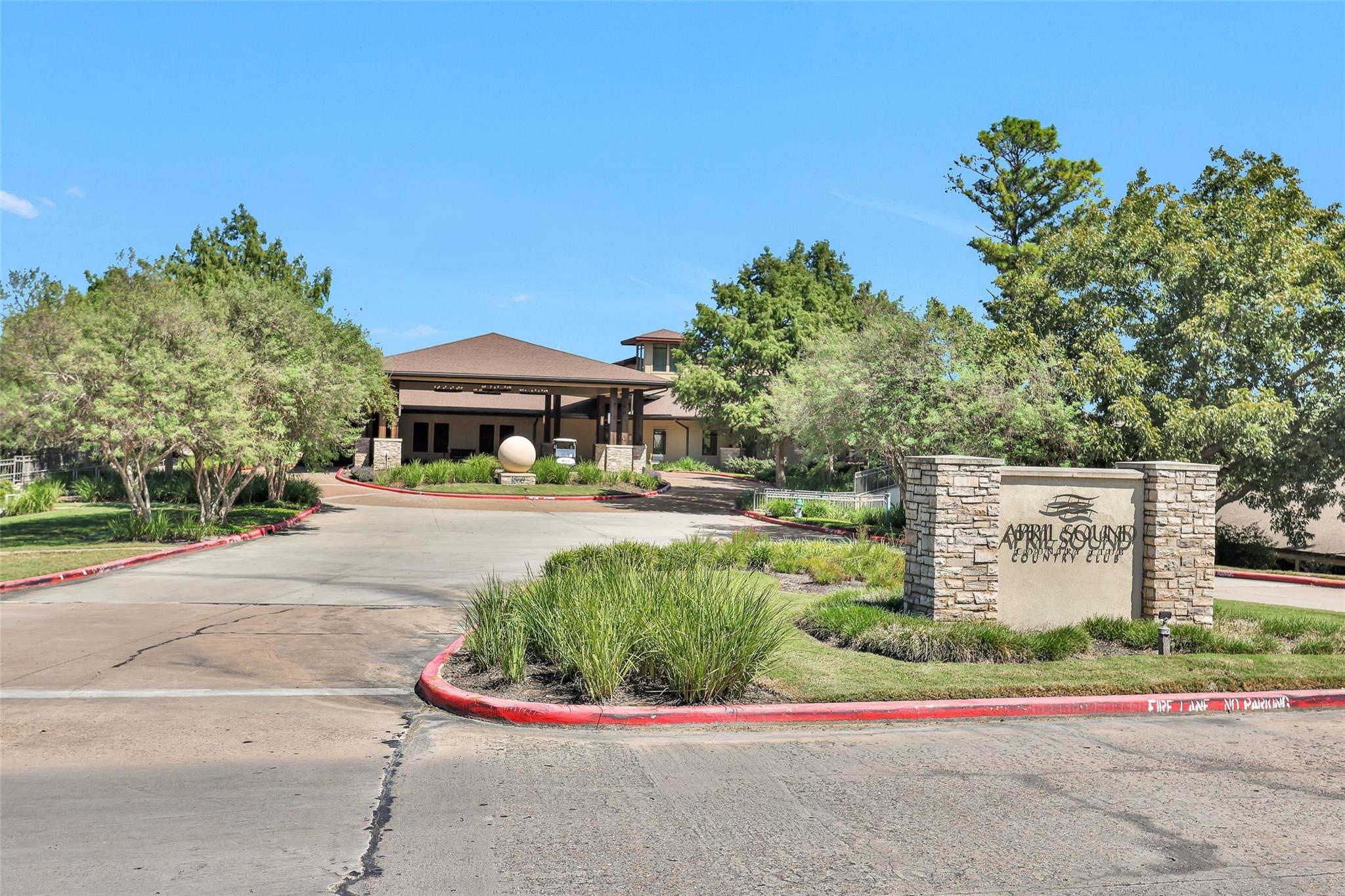 139 April Waters Drive N