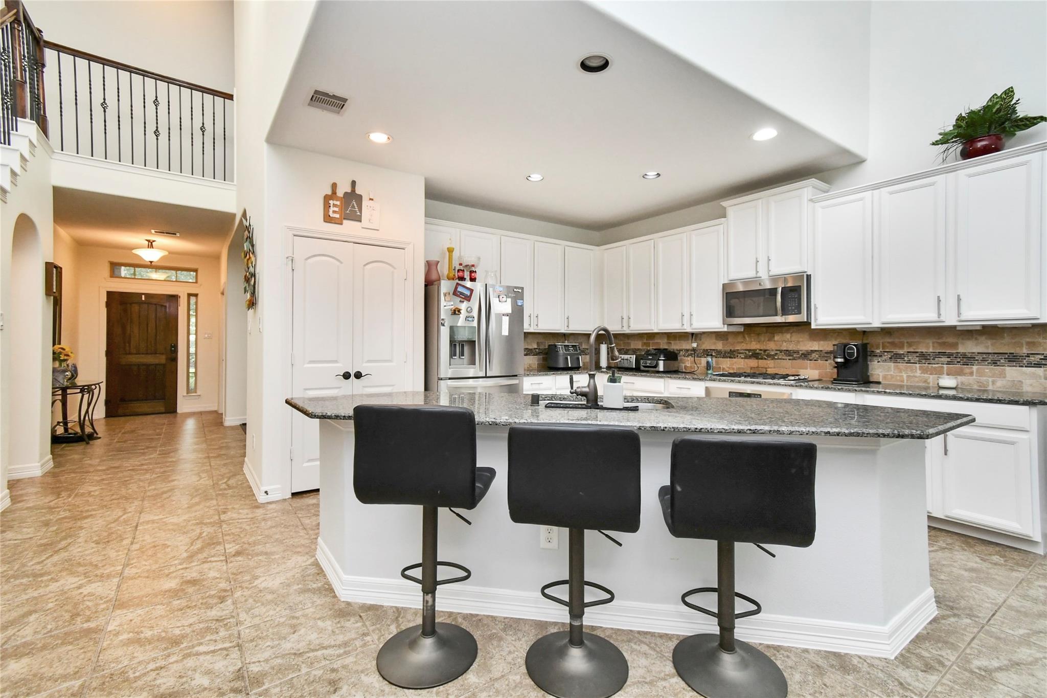 14 S Estherwood Place