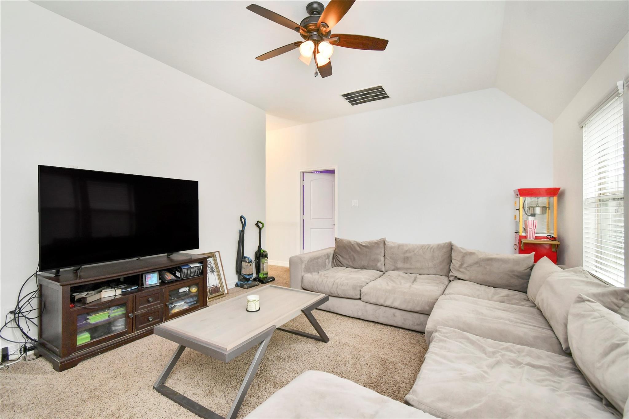 14 S Estherwood Place
