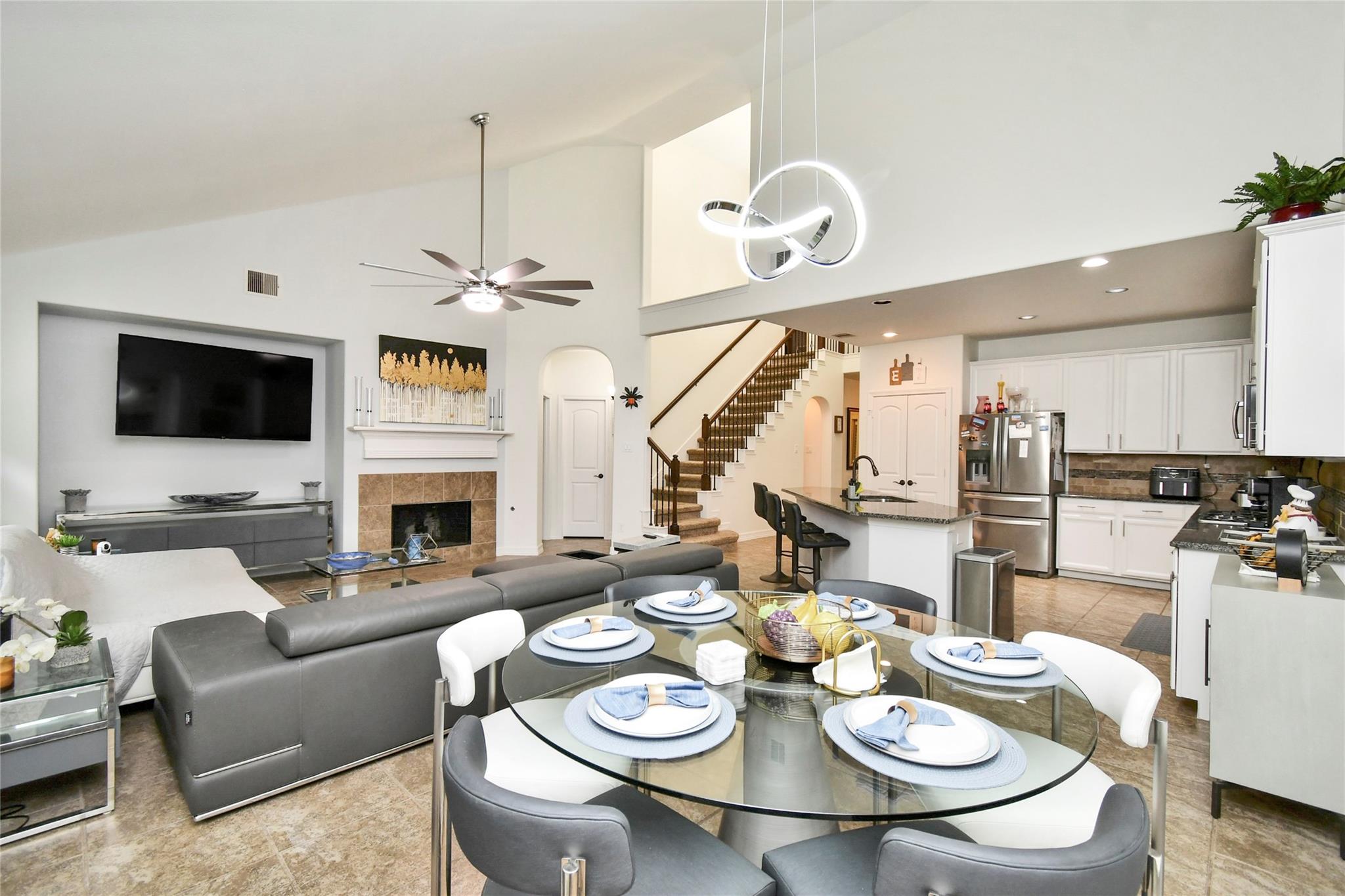 14 S Estherwood Place