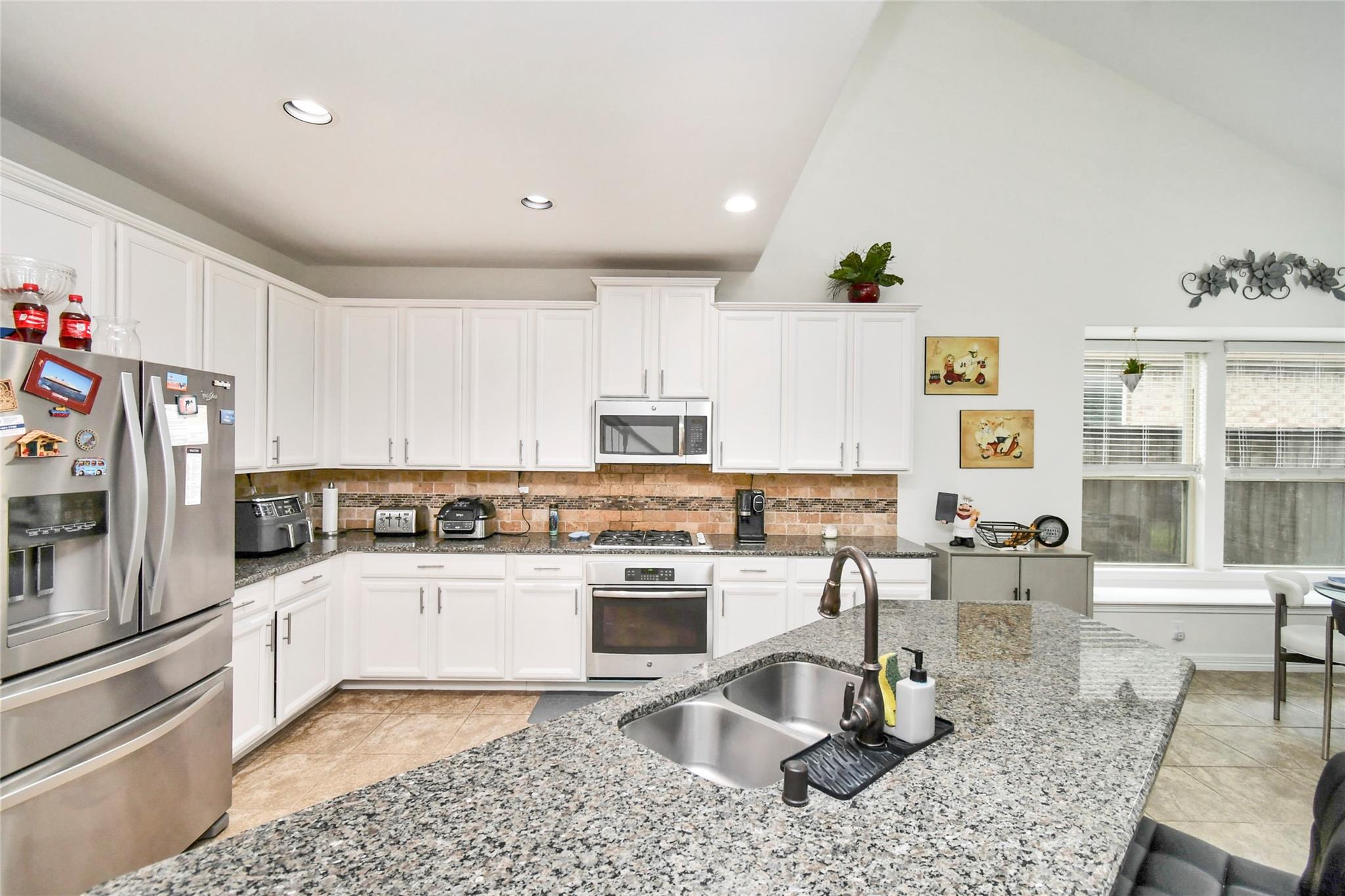 14 S Estherwood Place