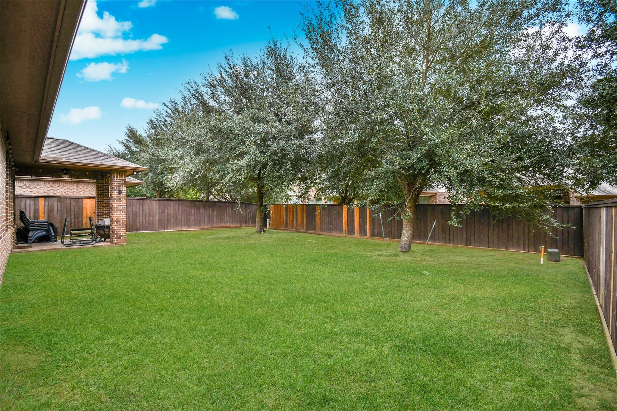 14 S Estherwood Place