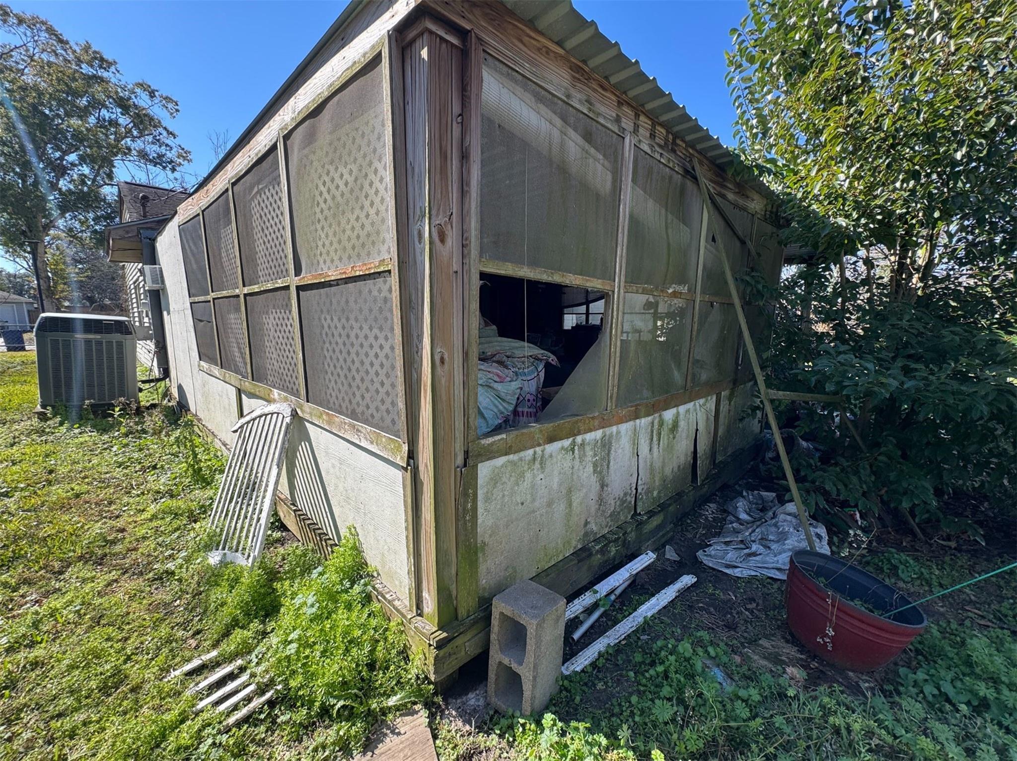 913 Southampton Street