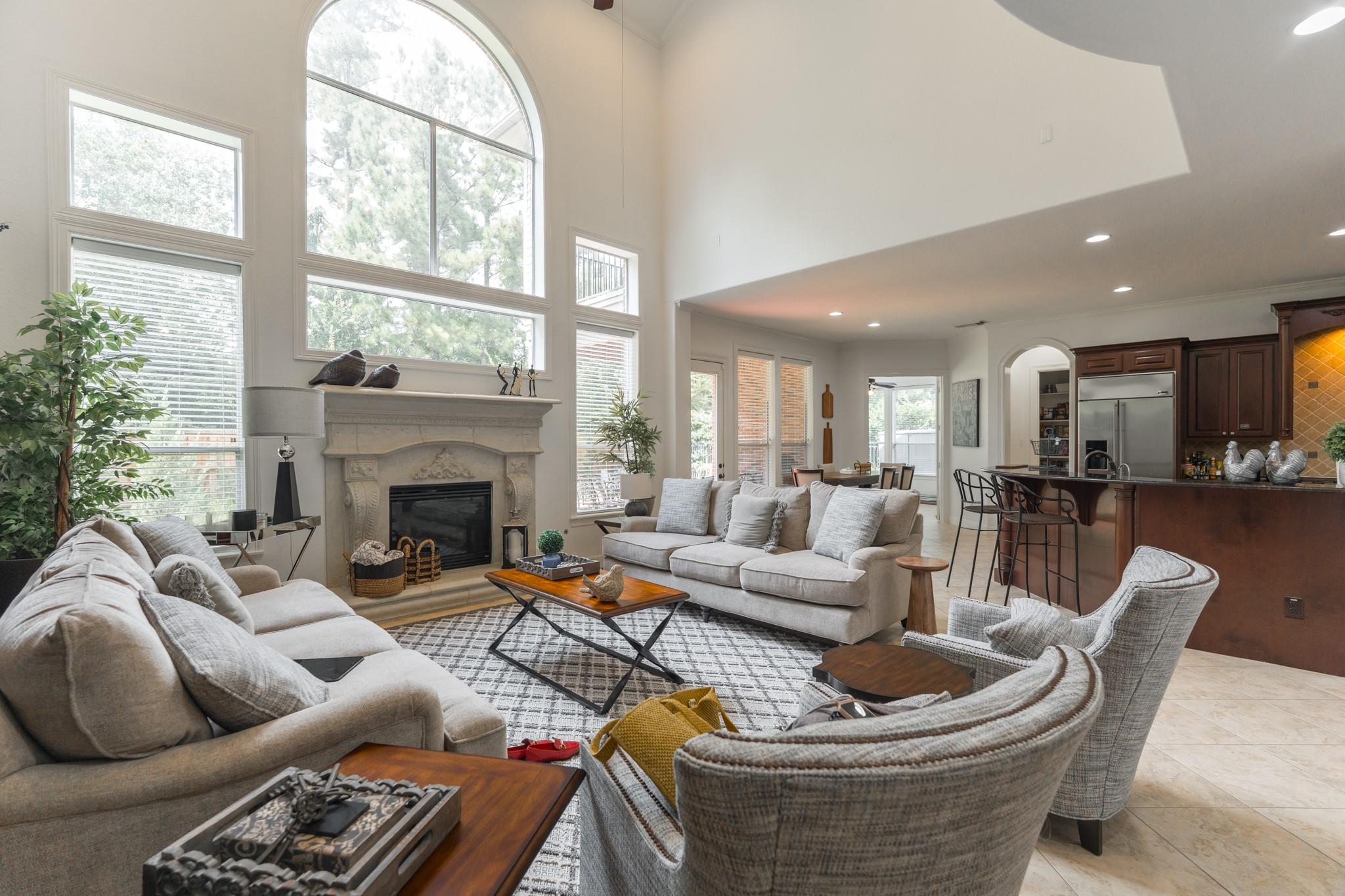 54 N Veilwood Circle