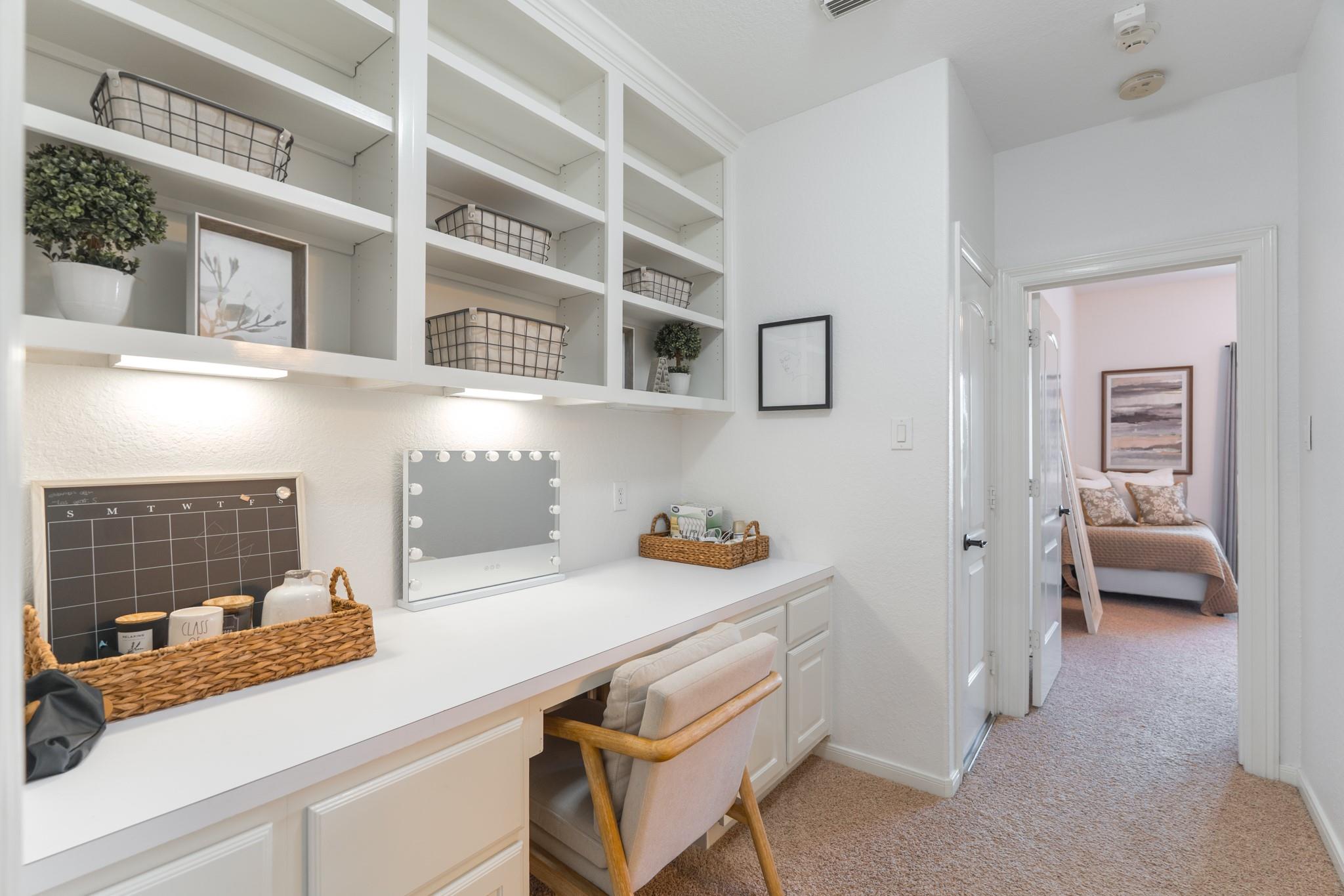 54 N Veilwood Circle