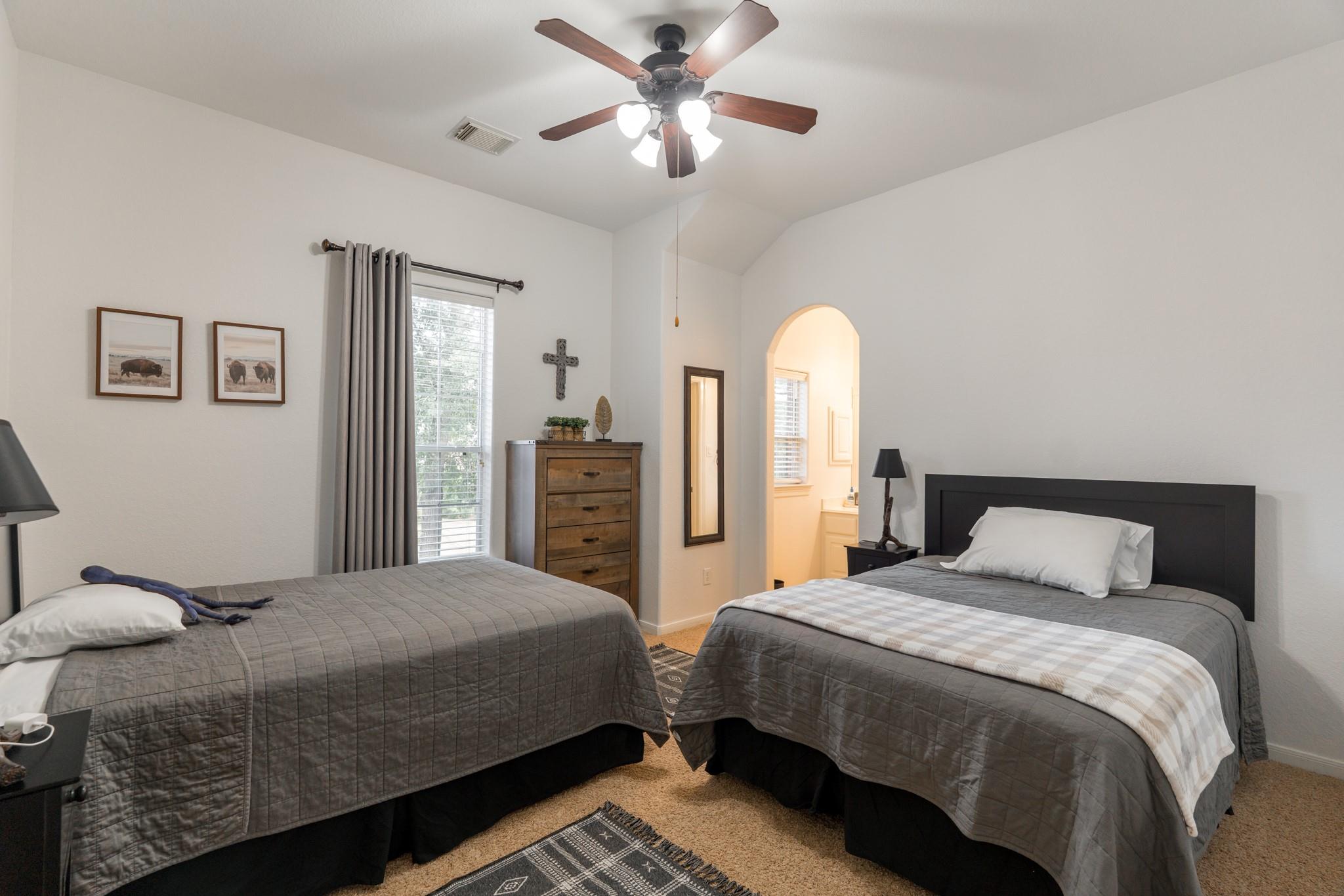 54 N Veilwood Circle