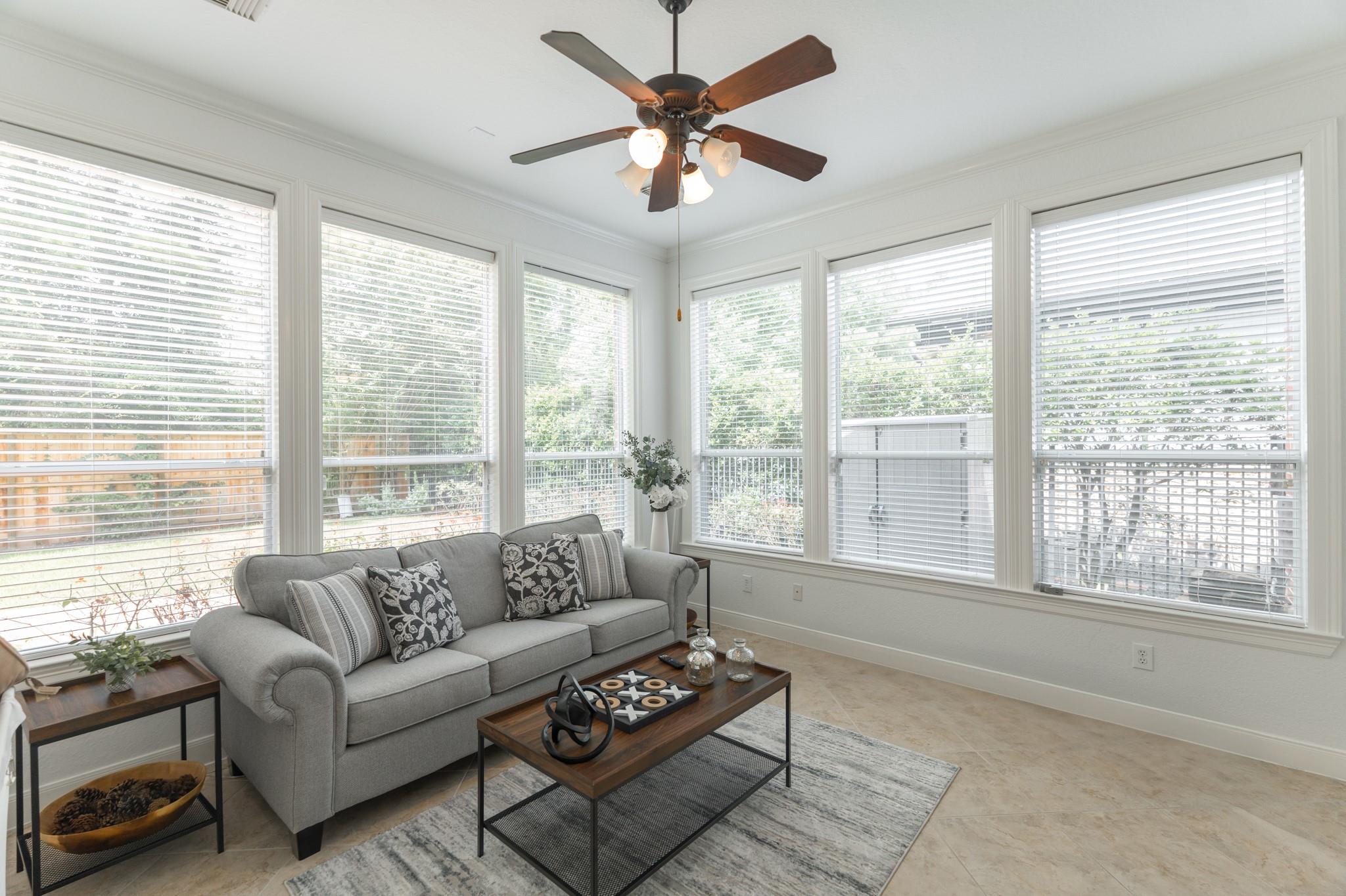 54 N Veilwood Circle