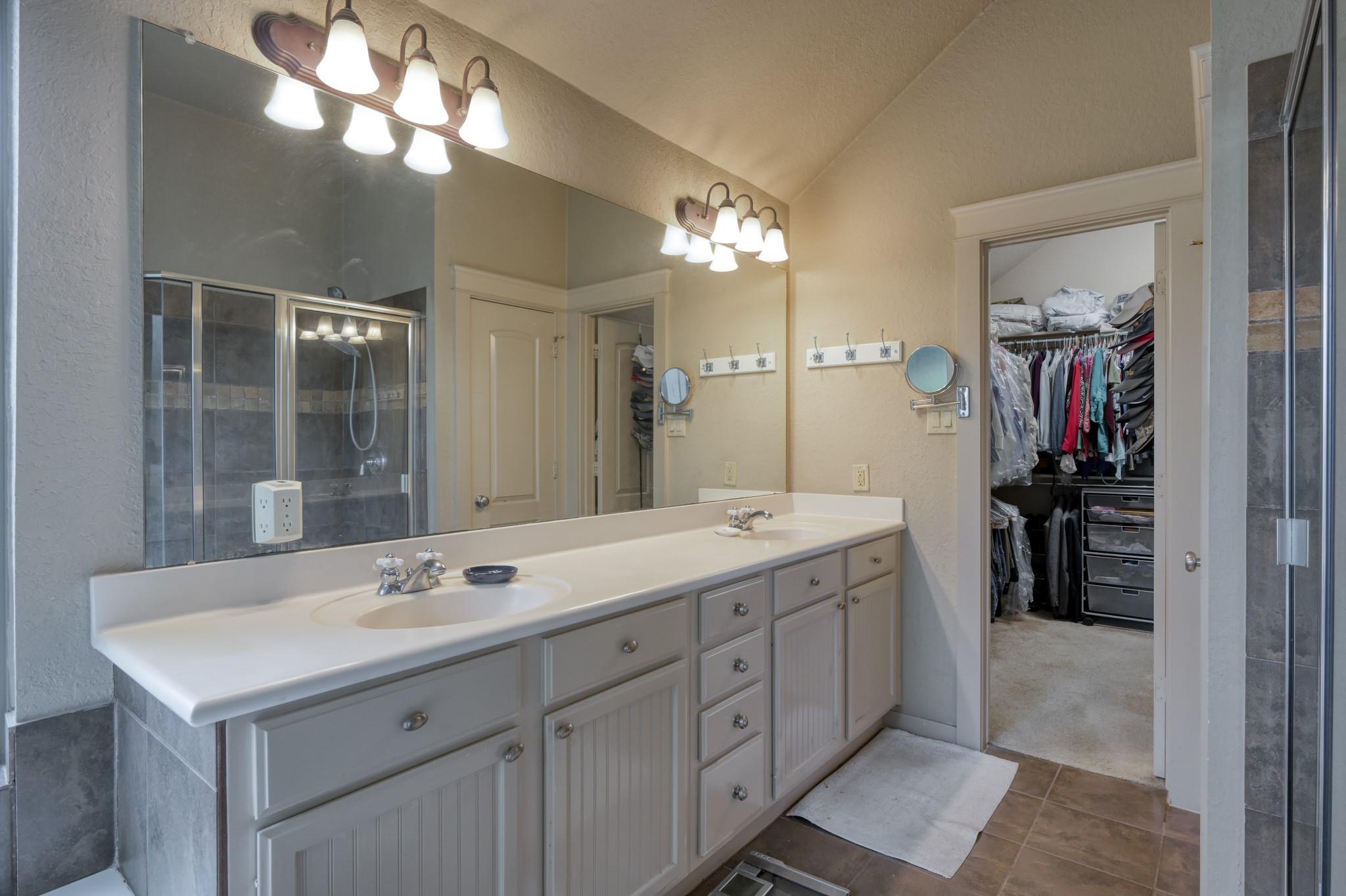 74 W Tapestry Park Circle