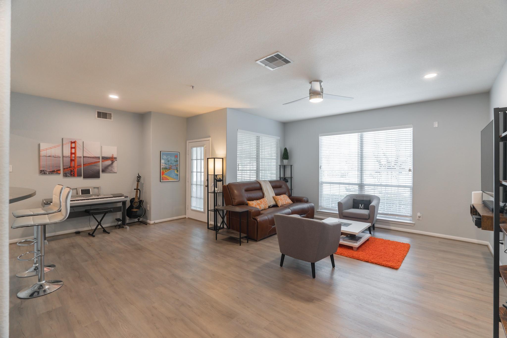 6607 Lake Woodlands Drive # 312