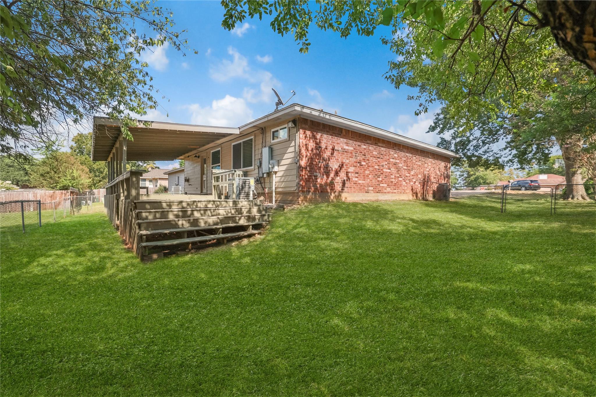 207 Leisure Lane