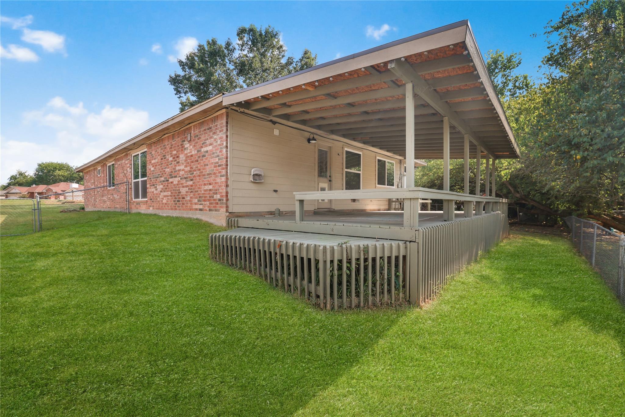 207 Leisure Lane