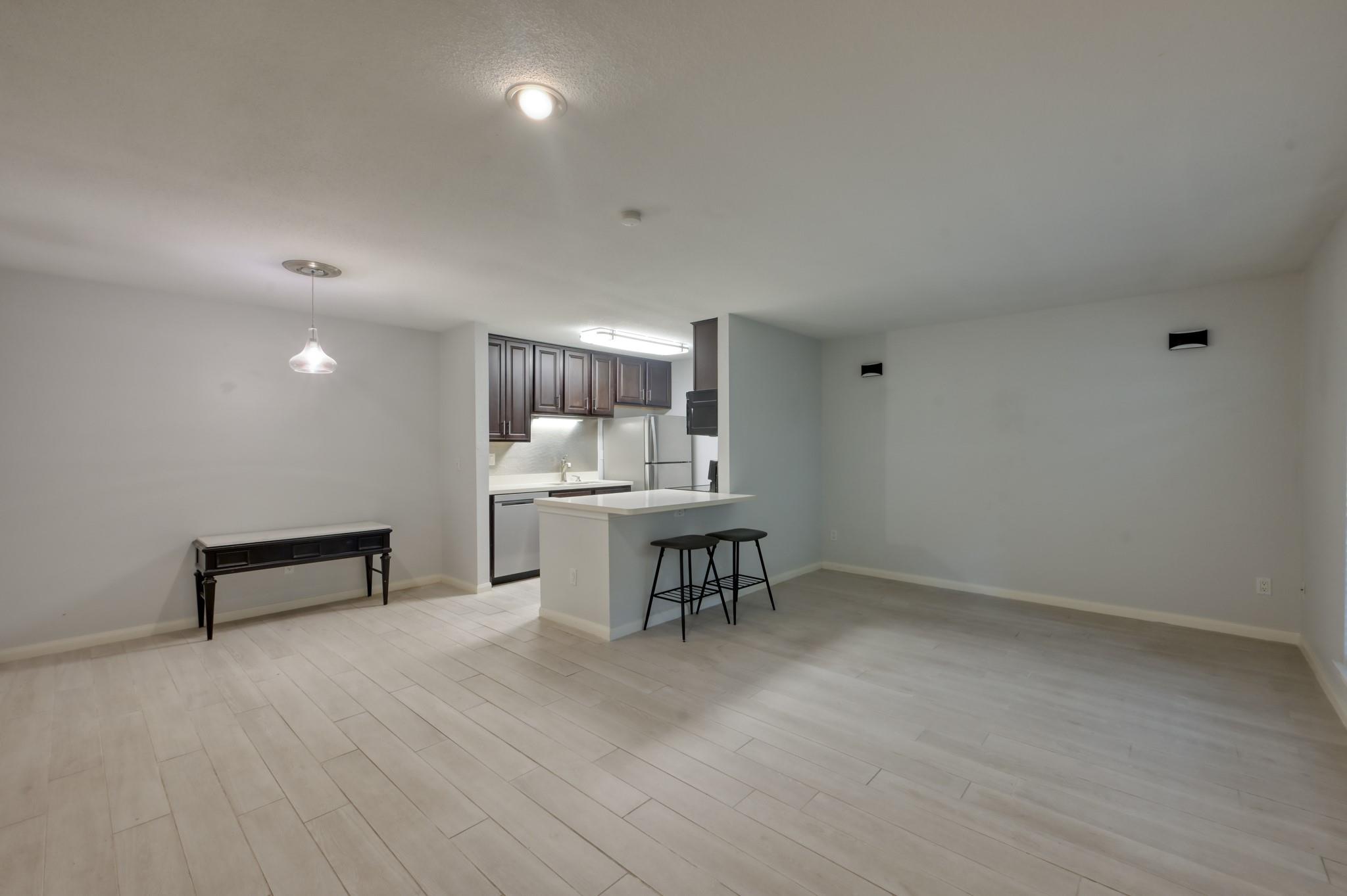 1860 White Oak Drive # 207