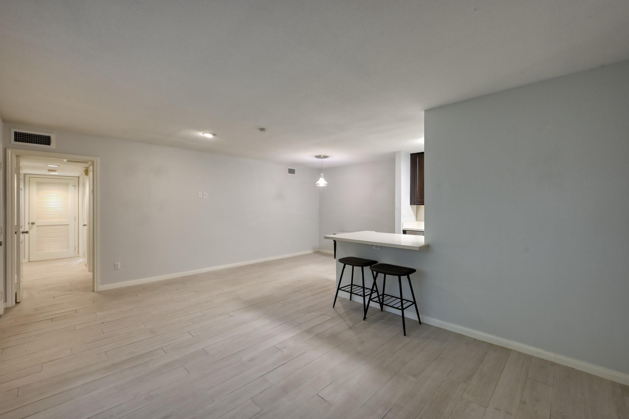 1860 White Oak Drive # 207