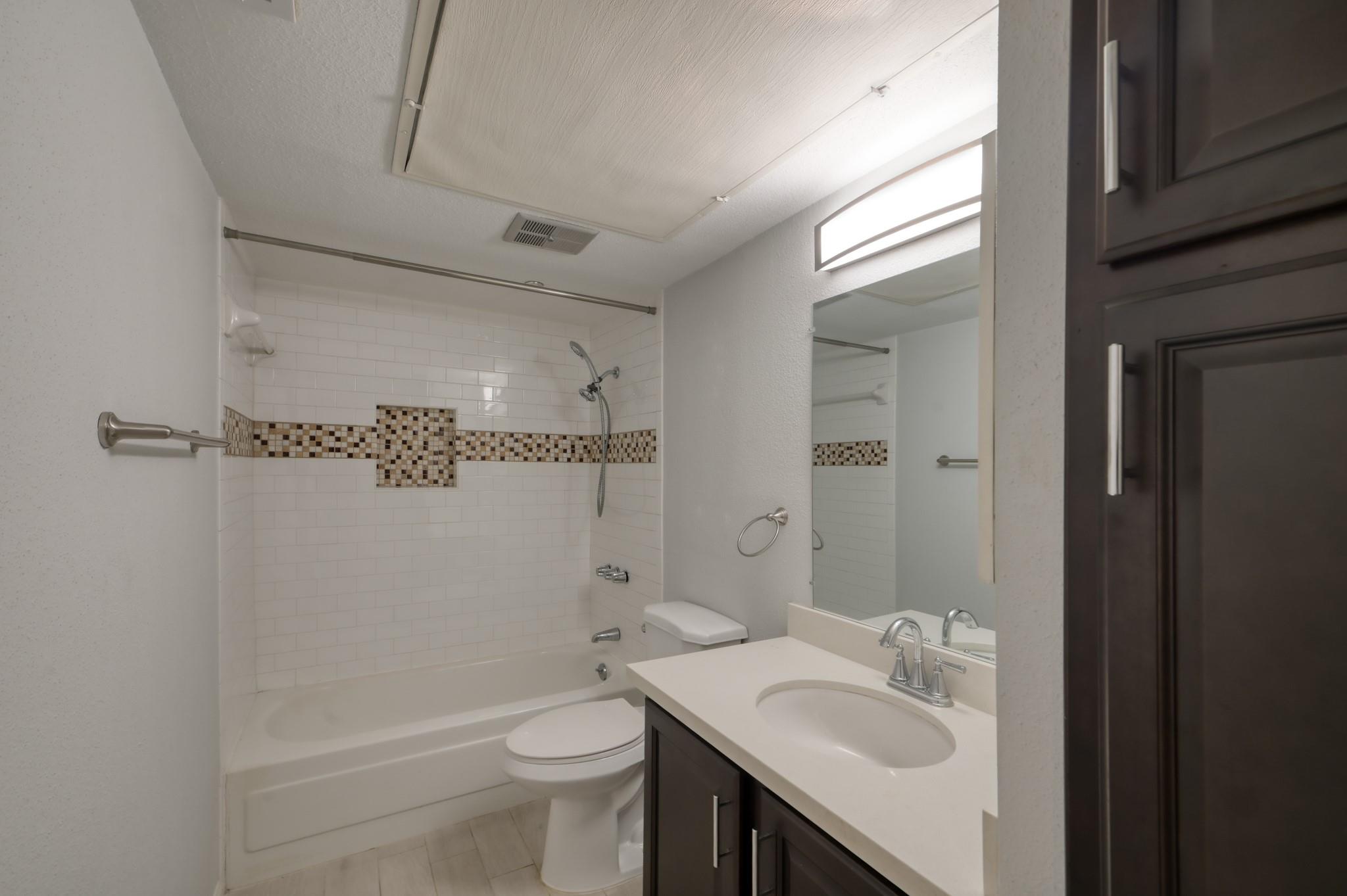 1860 White Oak Drive # 207