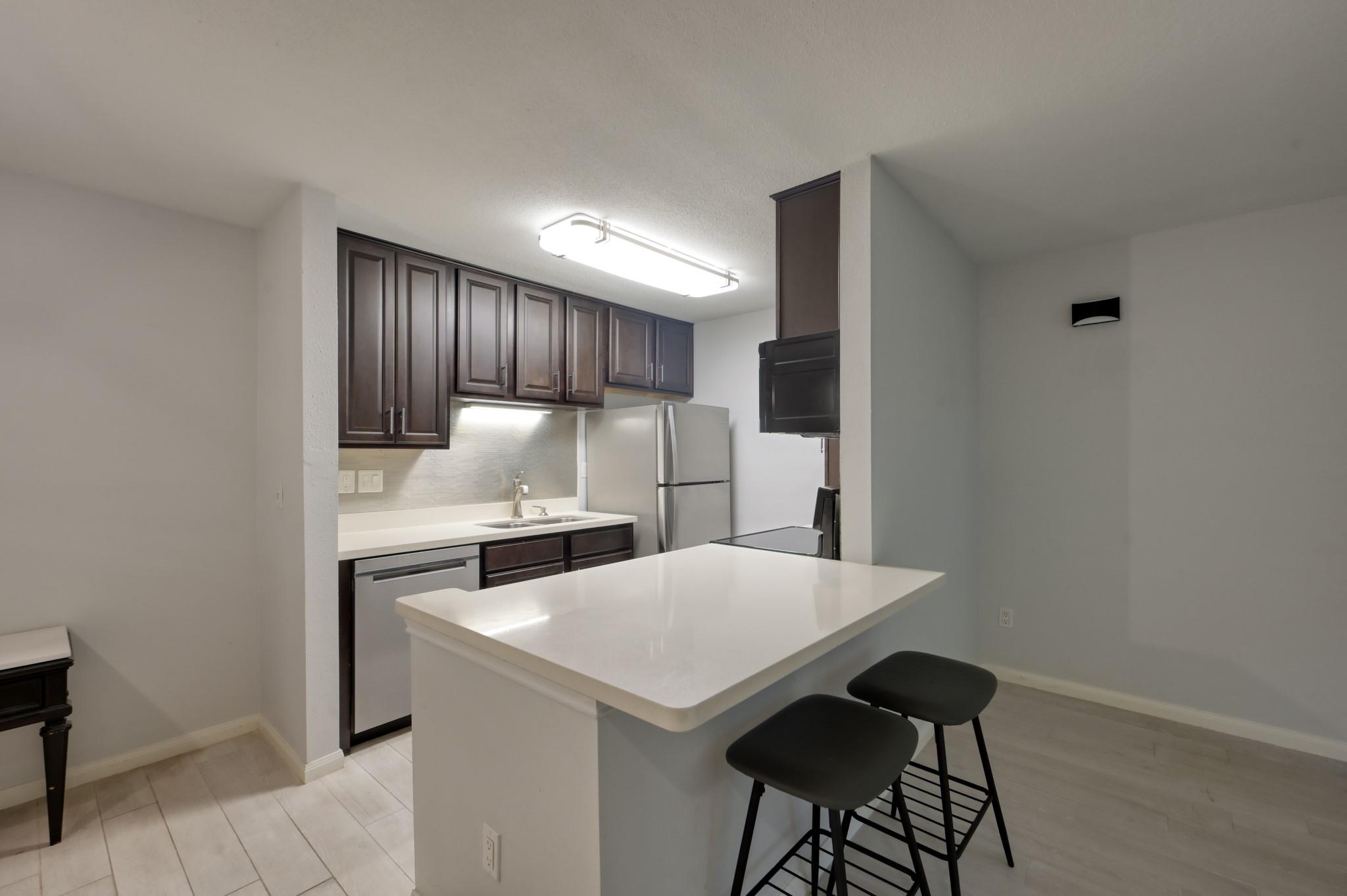 1860 White Oak Drive # 207