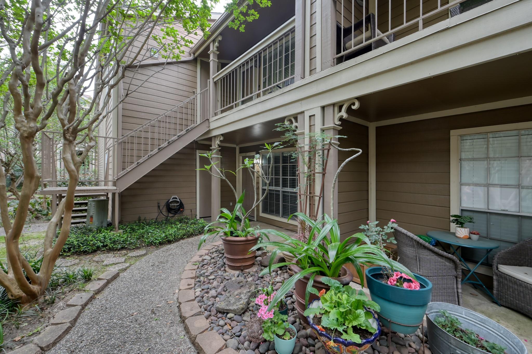 1860 White Oak Drive # 207