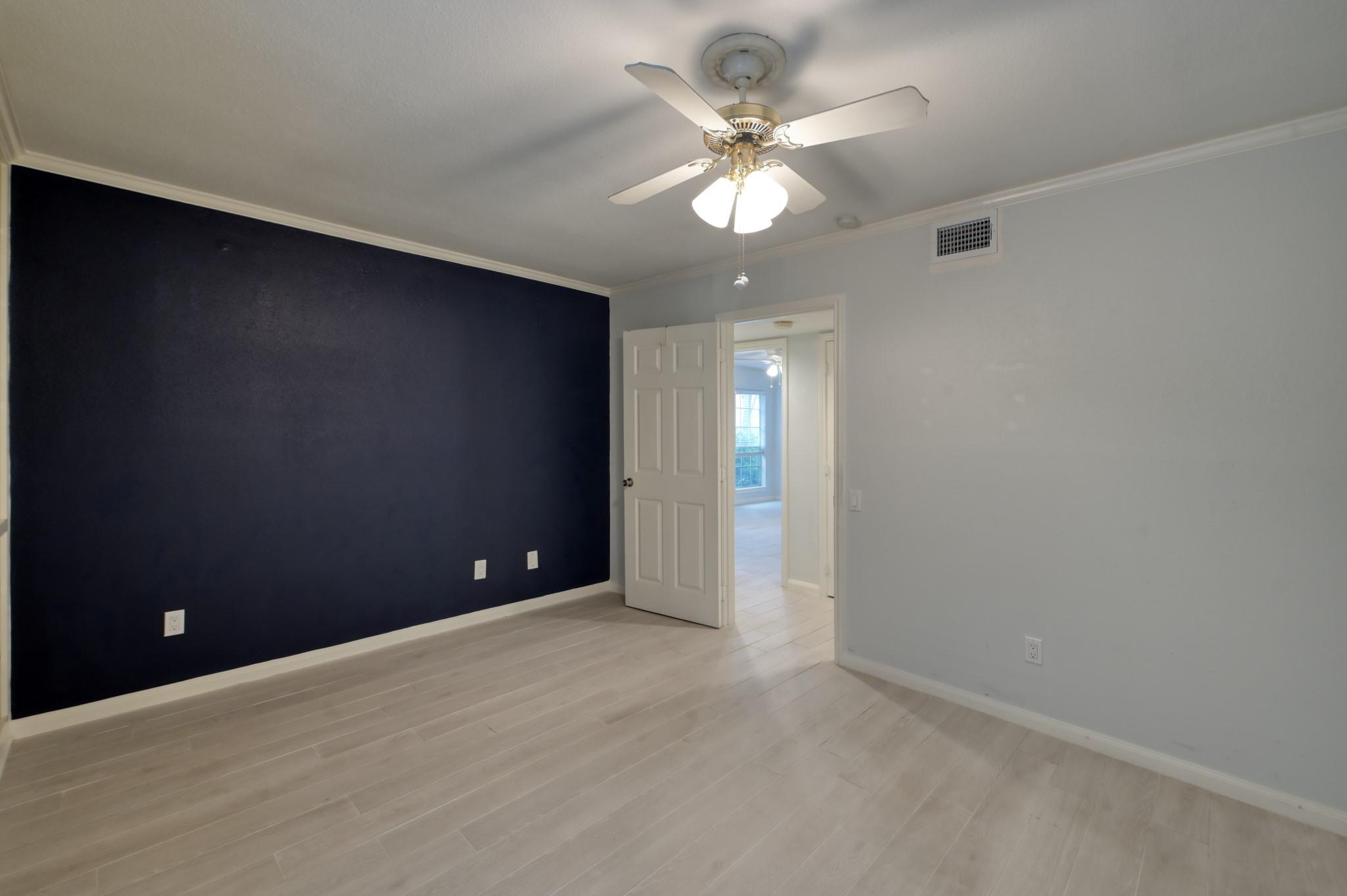 1860 White Oak Drive # 207