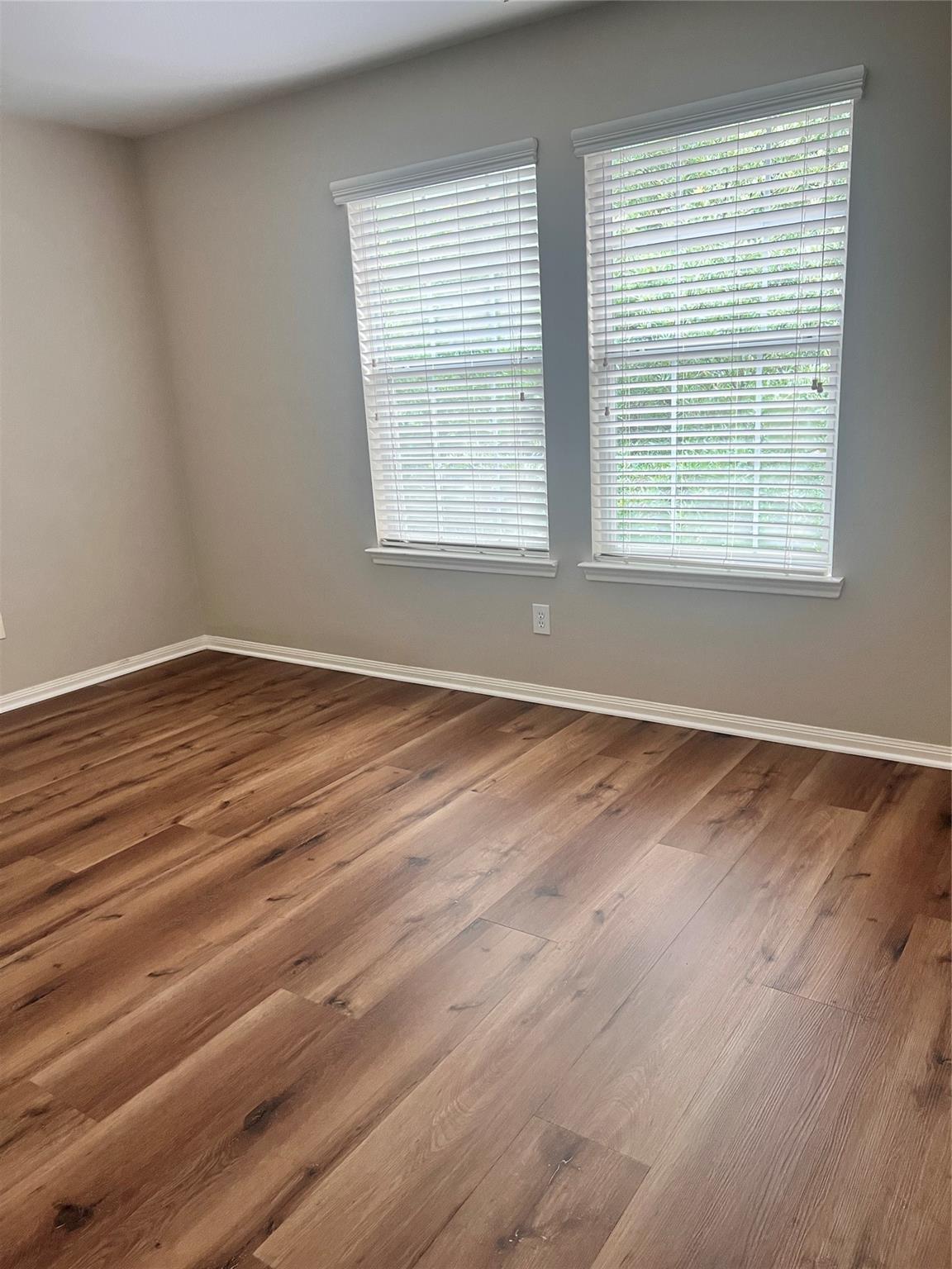 107 W Spindle Tree Circle