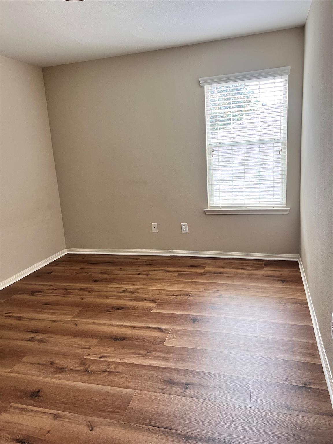 107 W Spindle Tree Circle