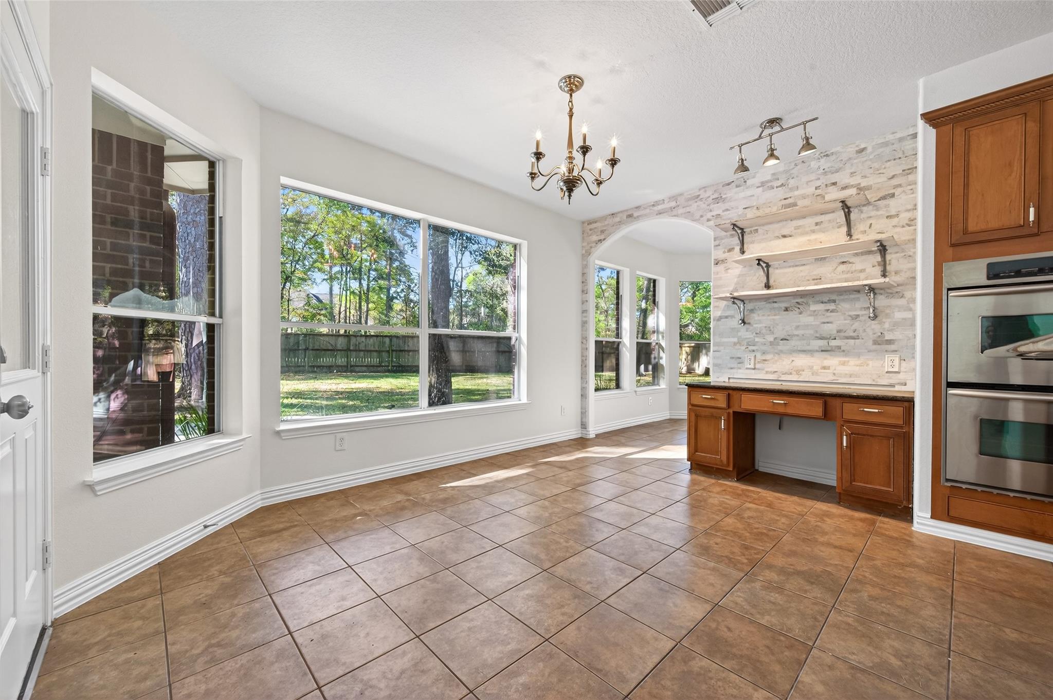 15 Marquise Oaks Place