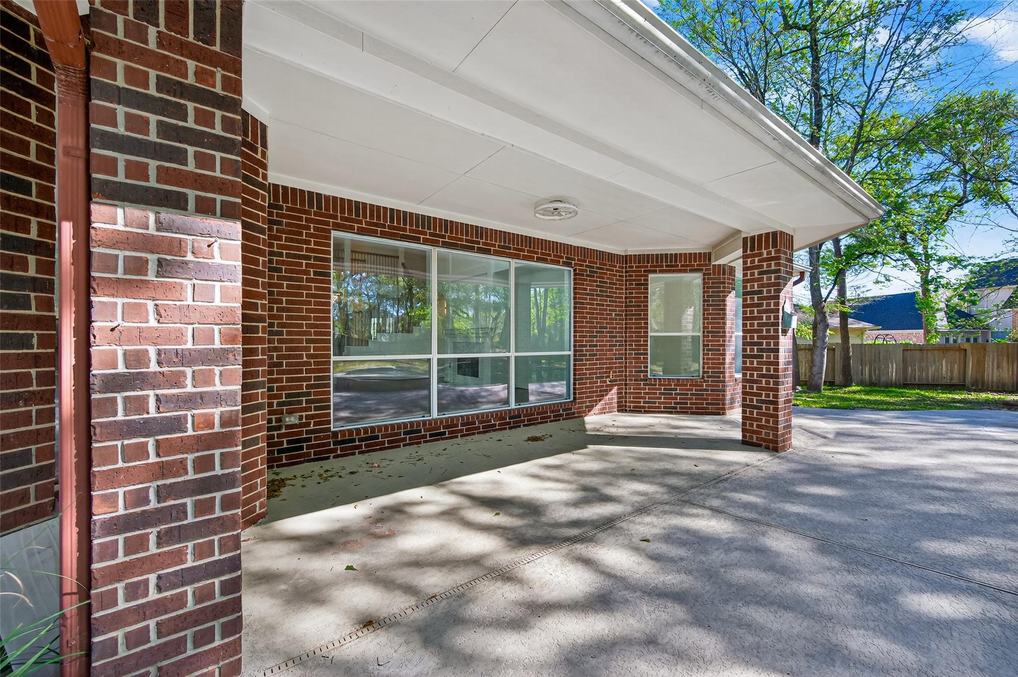 15 Marquise Oaks Place