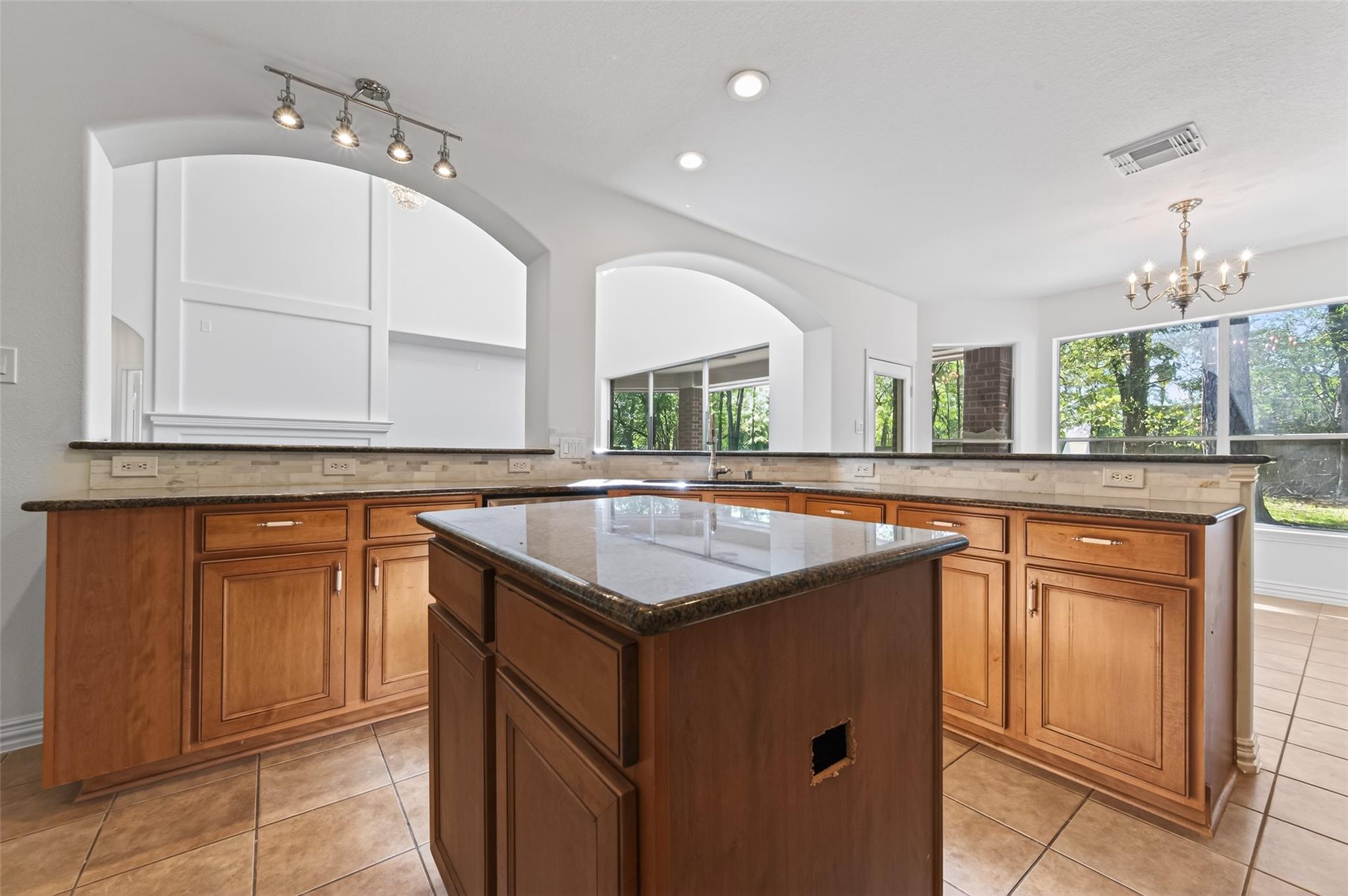 15 Marquise Oaks Place