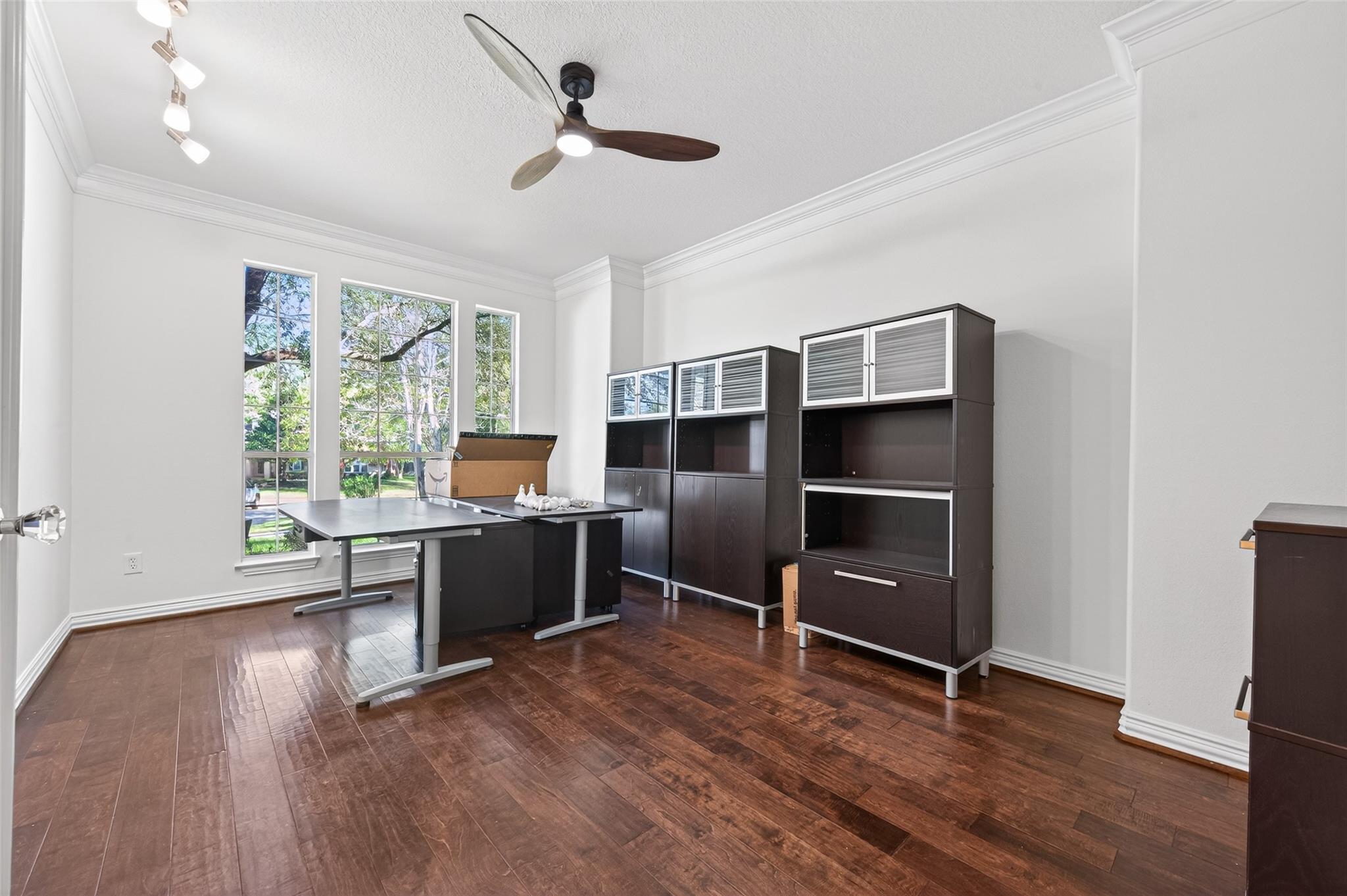 15 Marquise Oaks Place