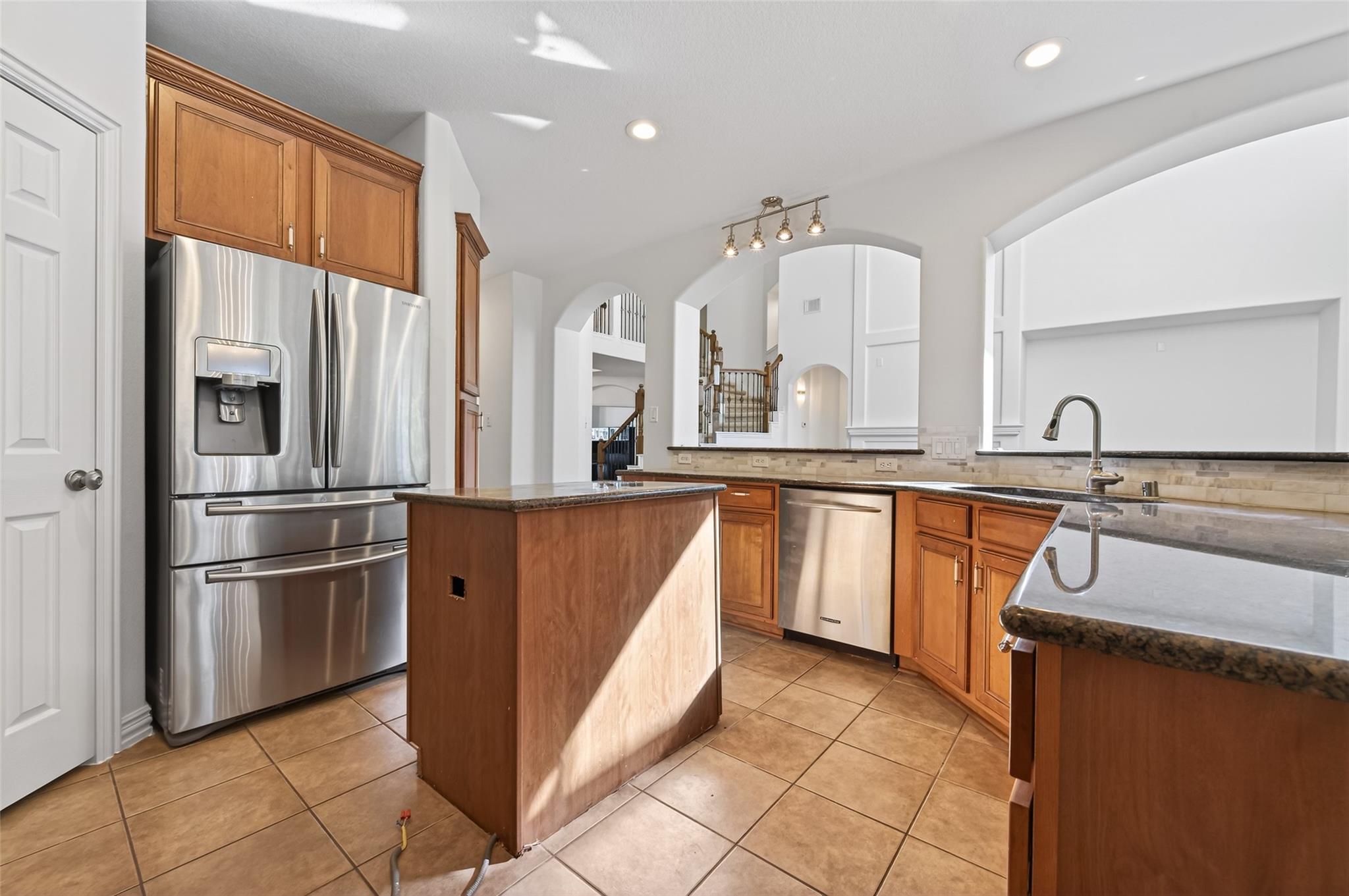 15 Marquise Oaks Place