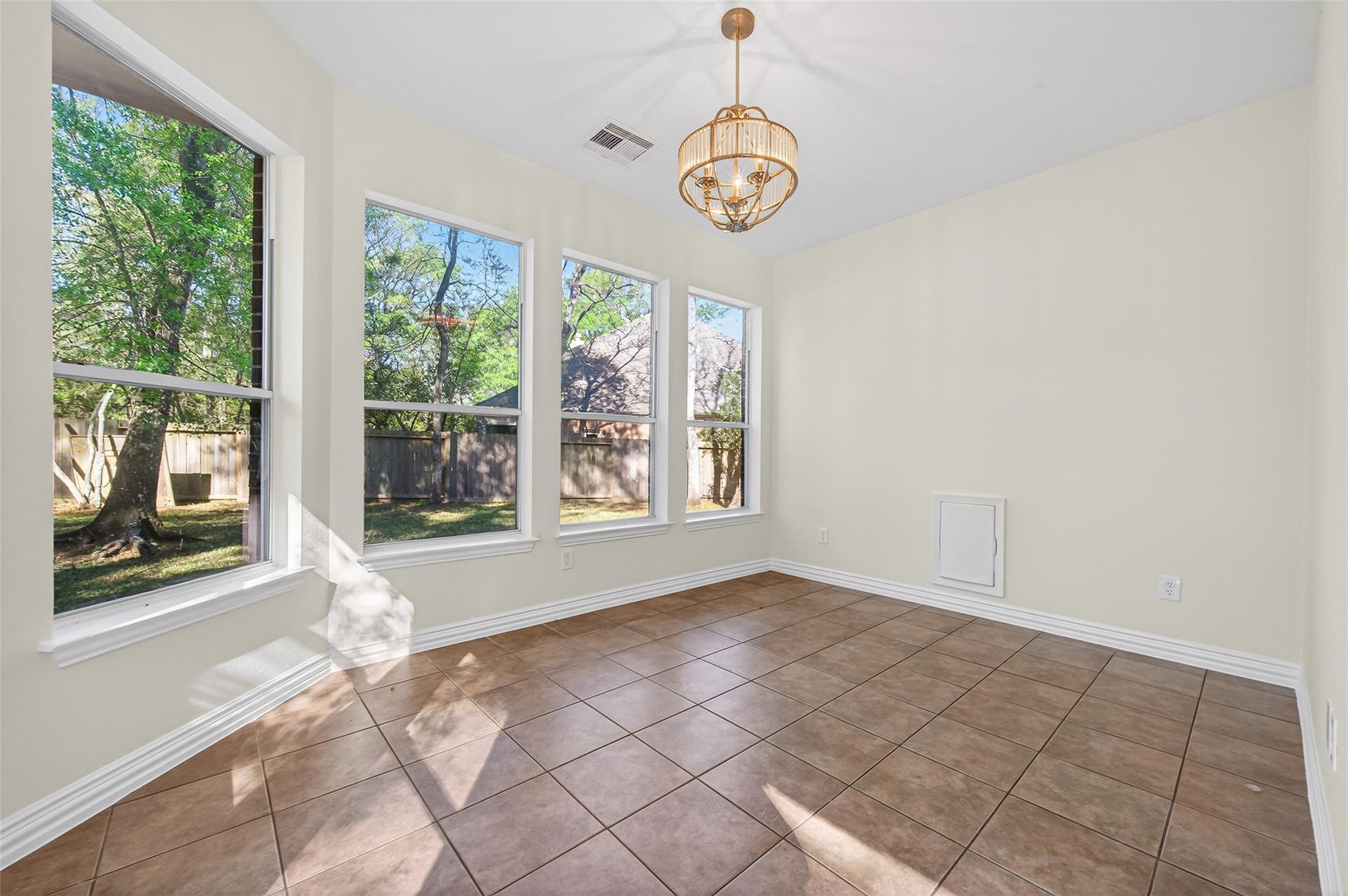 15 Marquise Oaks Place