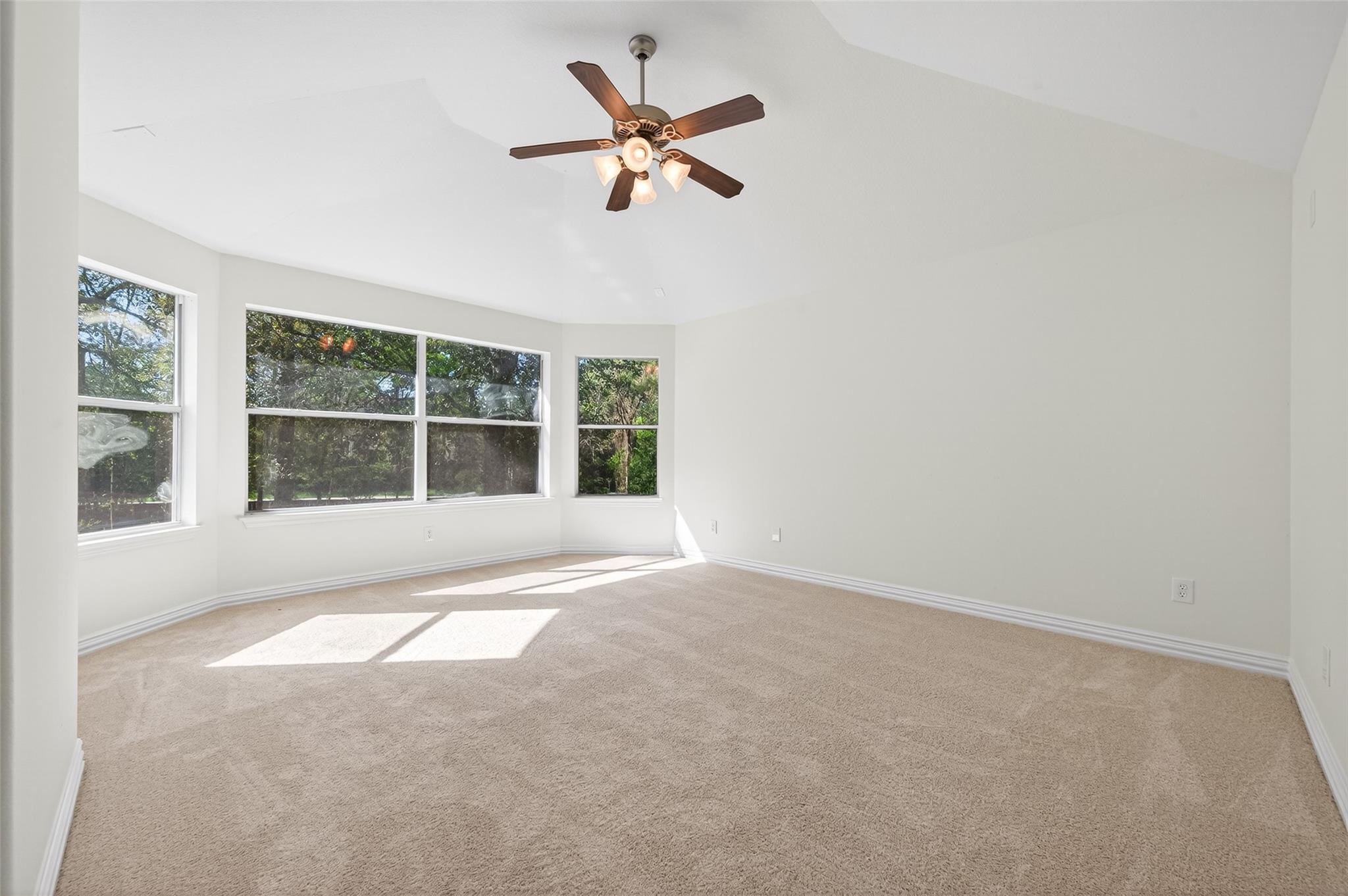 15 Marquise Oaks Place