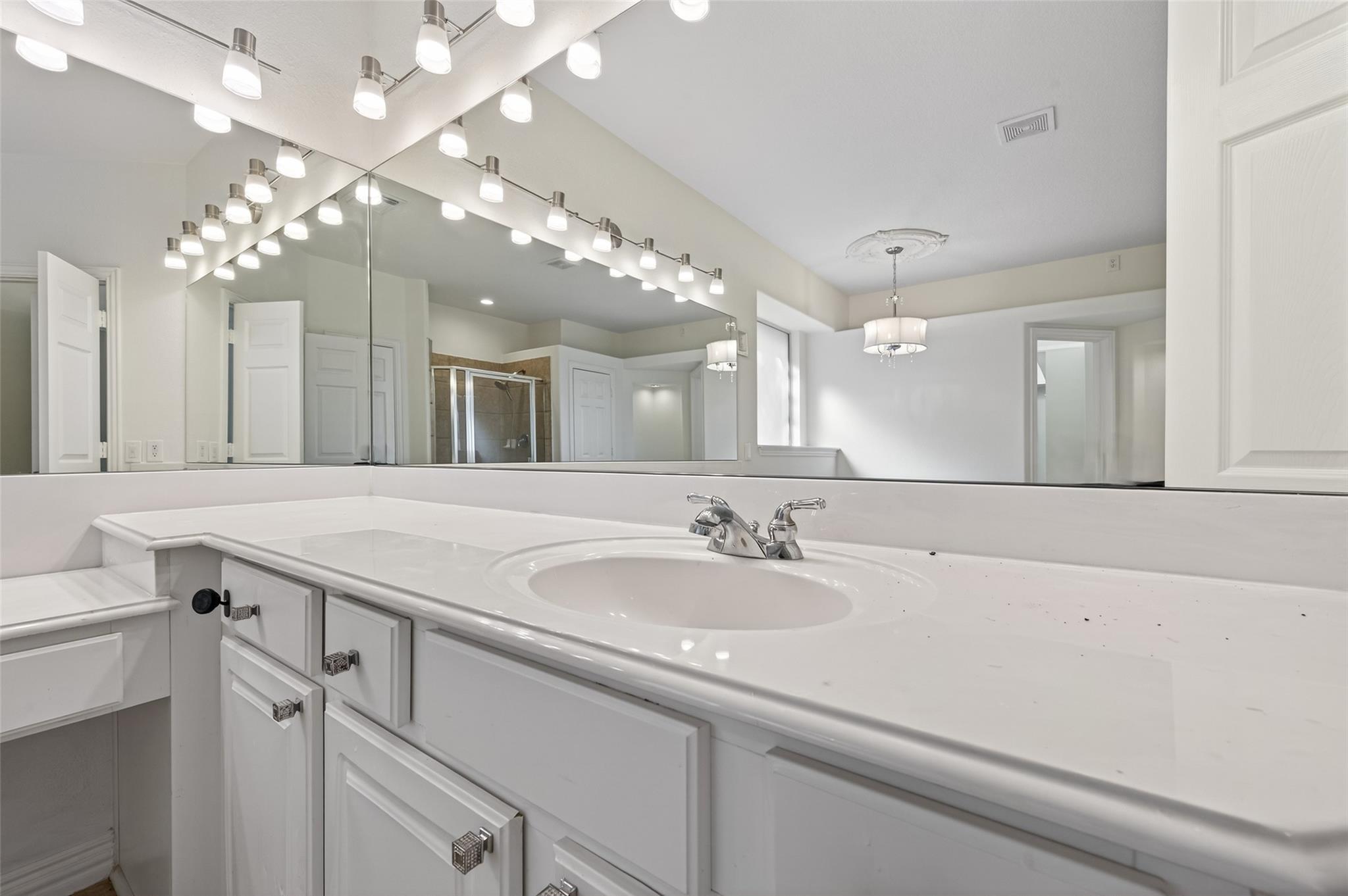 15 Marquise Oaks Place