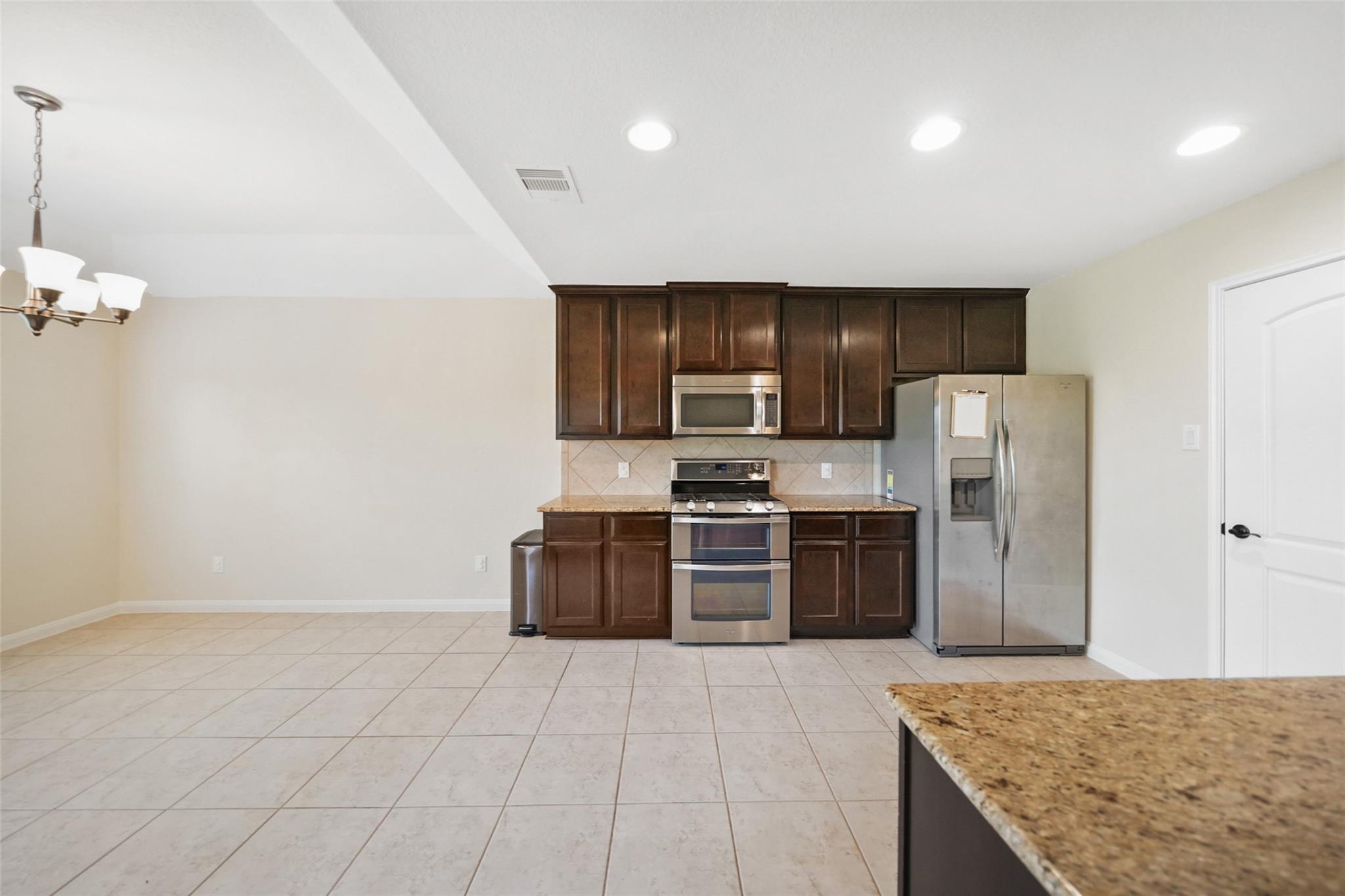 2038 Borthwick Lane
