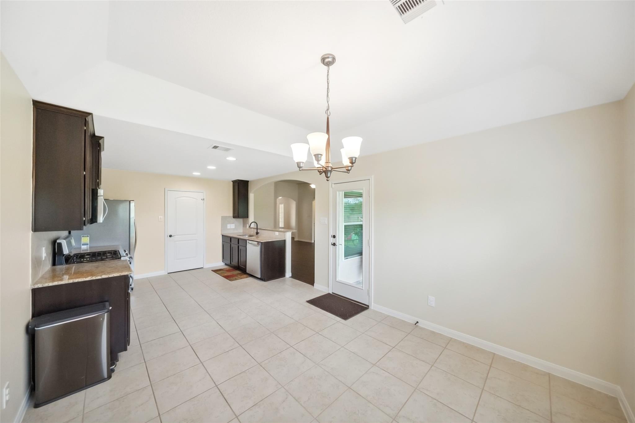 2038 Borthwick Lane