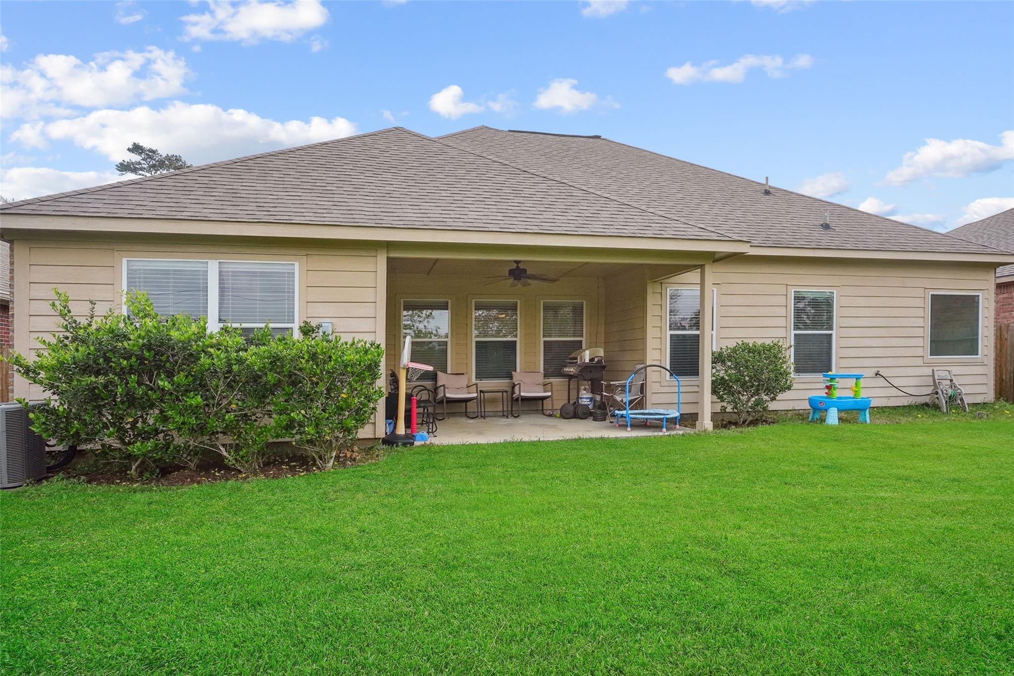 2038 Borthwick Lane